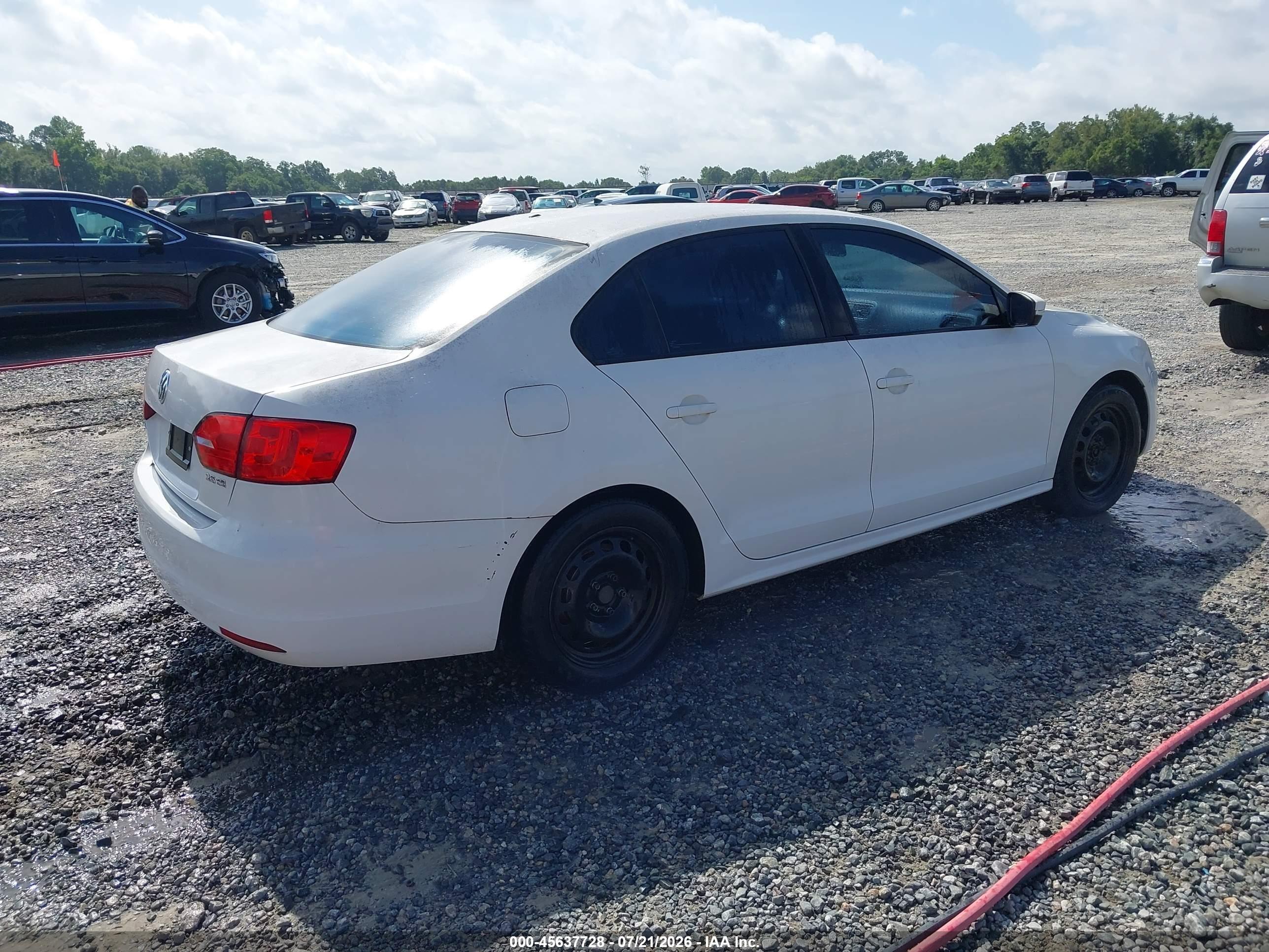 2011 Volkswagen Jetta 2.5l Se Белый vin: 3VWDX7AJ5BM371018