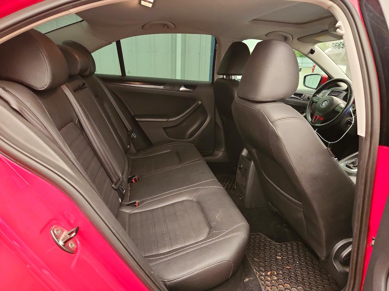 2011 Volkswagen Jetta Se Red vin: 3VWDX7AJ5BM385050
