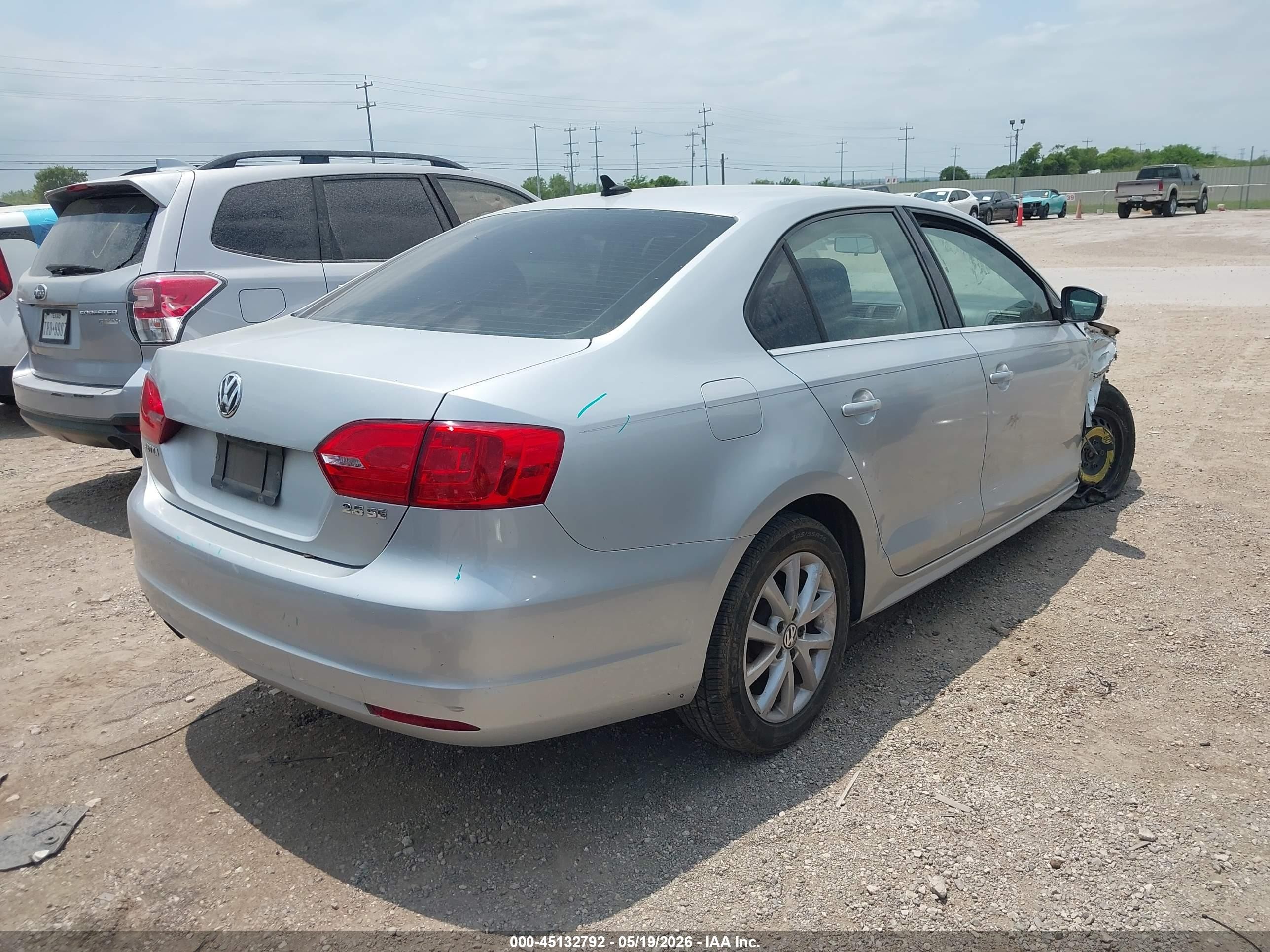 2013 Volkswagen Jetta 2.5l Se Серебряный vin: 3VWDX7AJ5DM372222