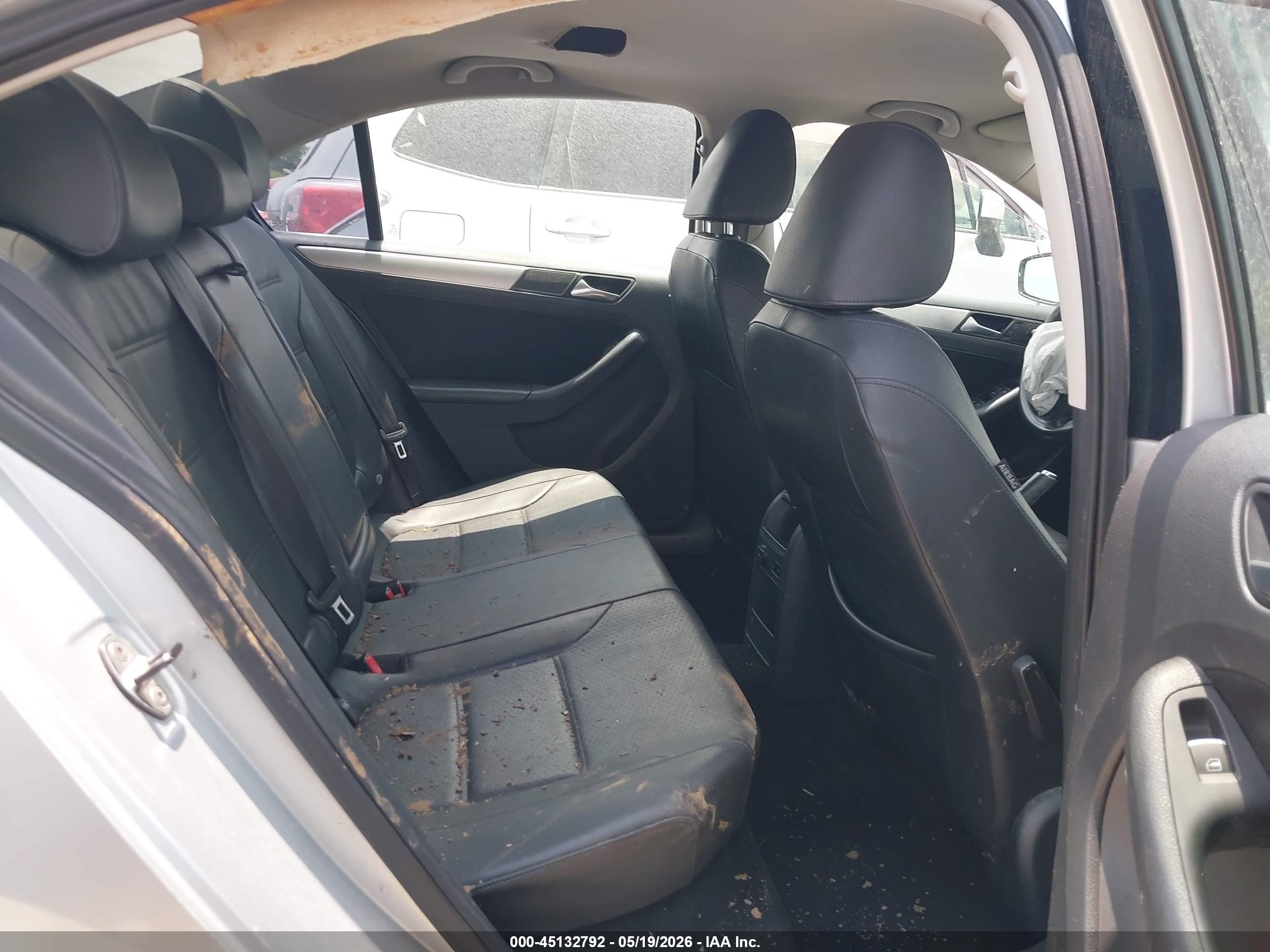 2013 Volkswagen Jetta 2.5l Se Серебряный vin: 3VWDX7AJ5DM372222