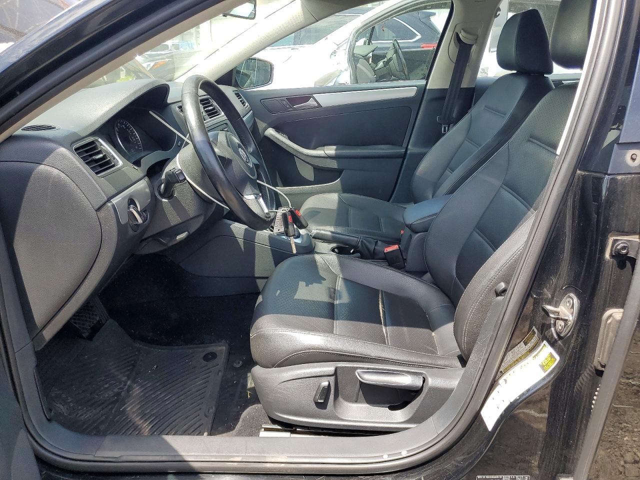 2013 Volkswagen Jetta Se Black vin: 3VWDX7AJ5DM441863