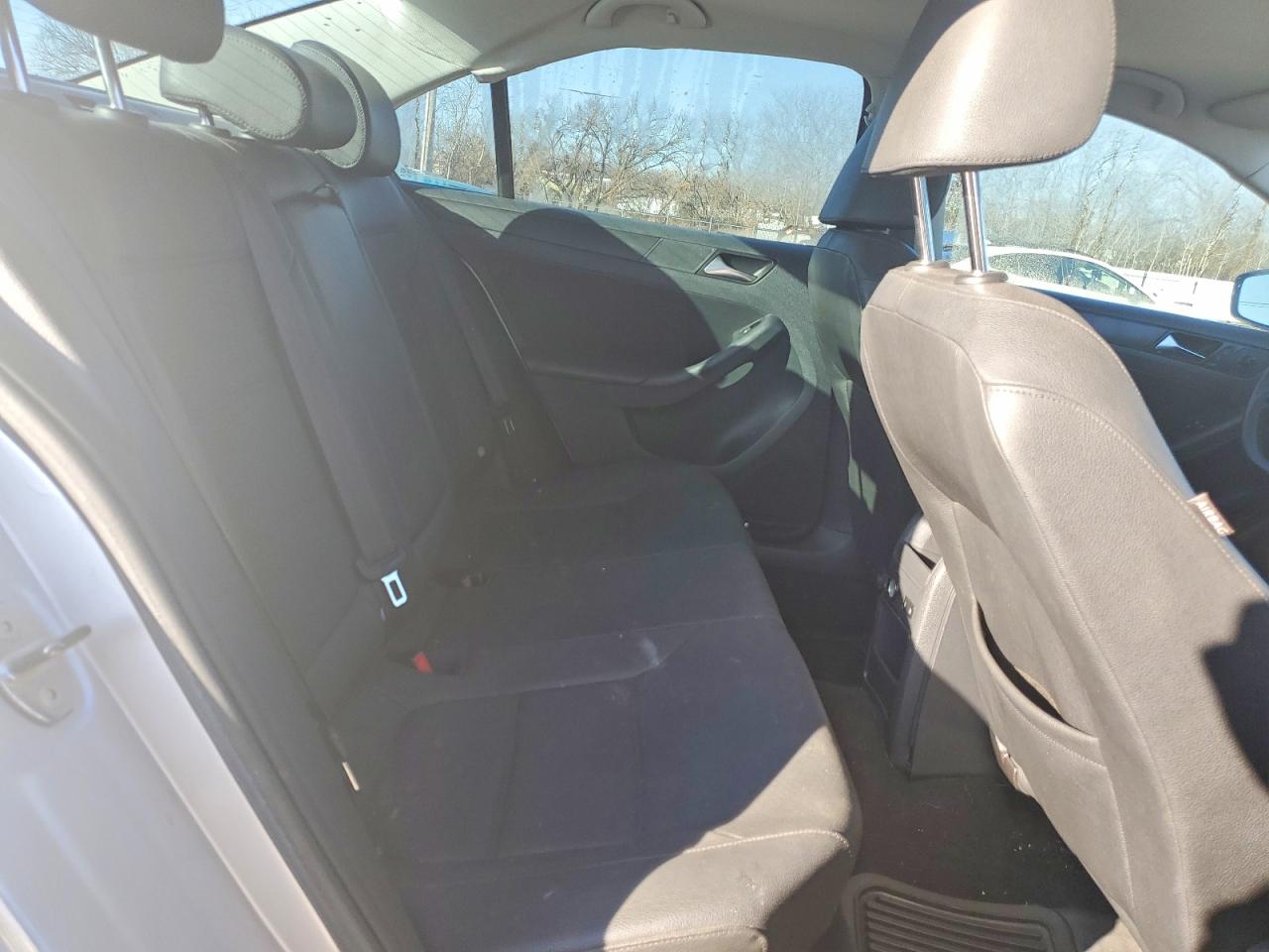 2011 Volkswagen Jetta Se White vin: 3VWDX7AJ6BM336066
