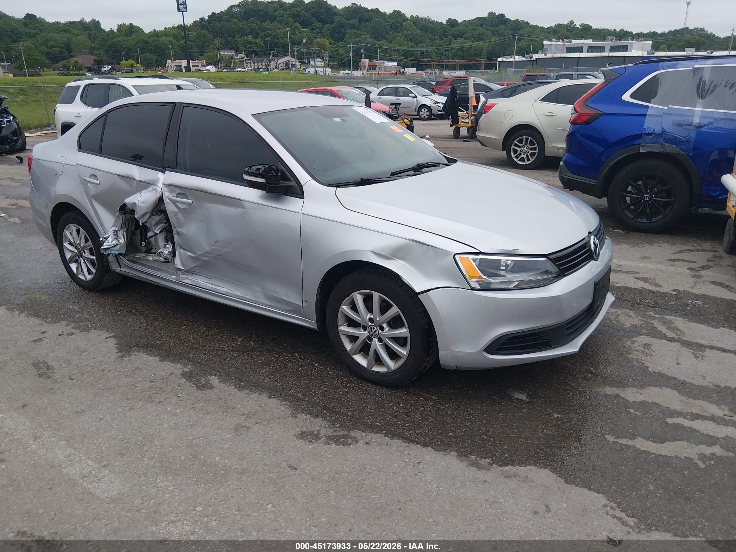 2011 Volkswagen Jetta 2.5l Se Silver vin: 3VWDX7AJ6BM384926