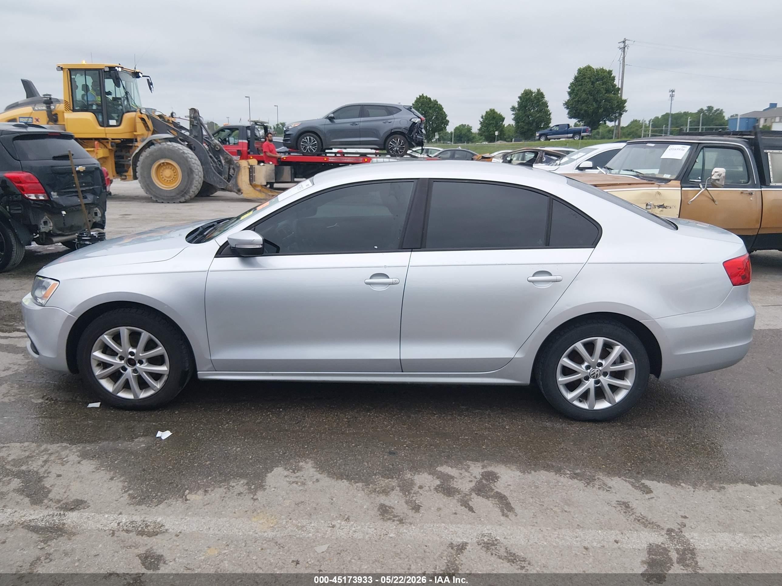 2011 Volkswagen Jetta 2.5l Se Silver vin: 3VWDX7AJ6BM384926