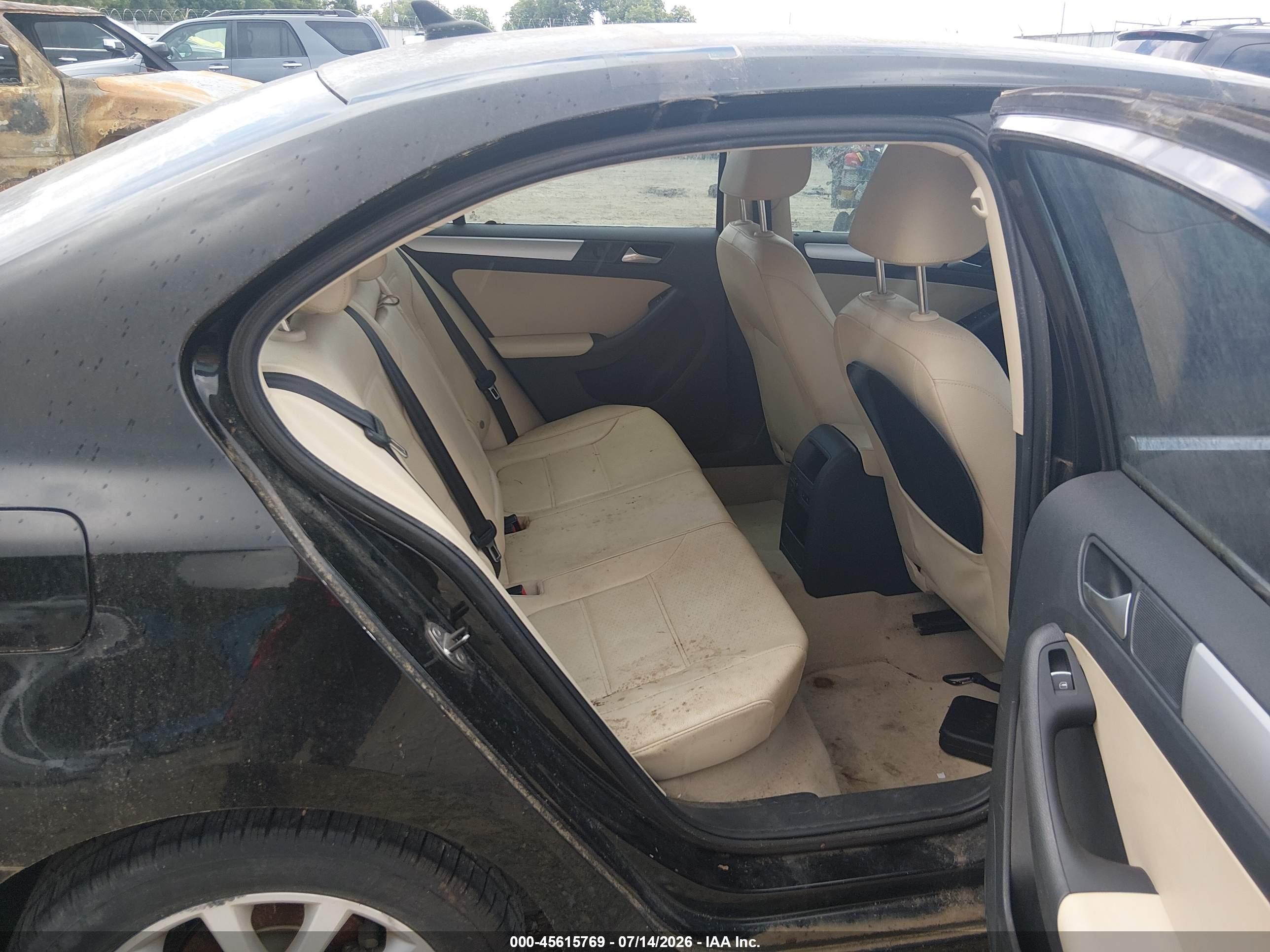 2013 Volkswagen Jetta 2.5l Se Black vin: 3VWDX7AJ6DM267740
