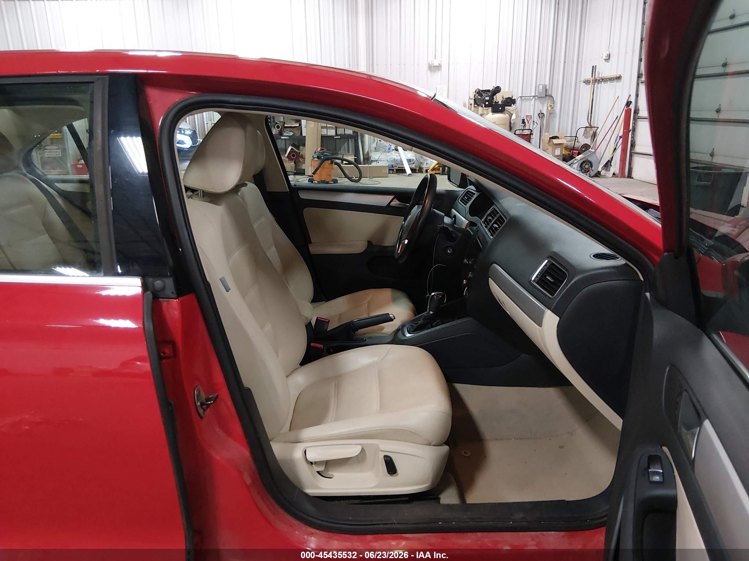 2013 Volkswagen Jetta 2.5l Se Red vin: 3VWDX7AJ6DM368406