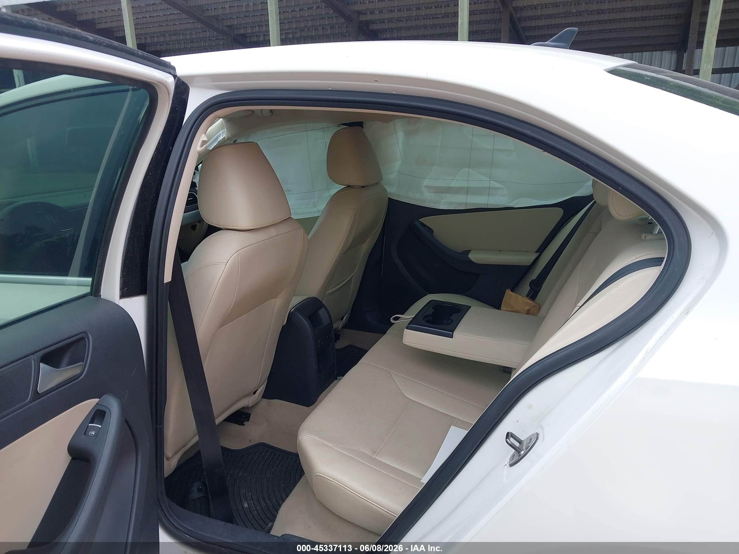 2013 Volkswagen Jetta 2.5l Se Белый vin: 3VWDX7AJ6DM448644