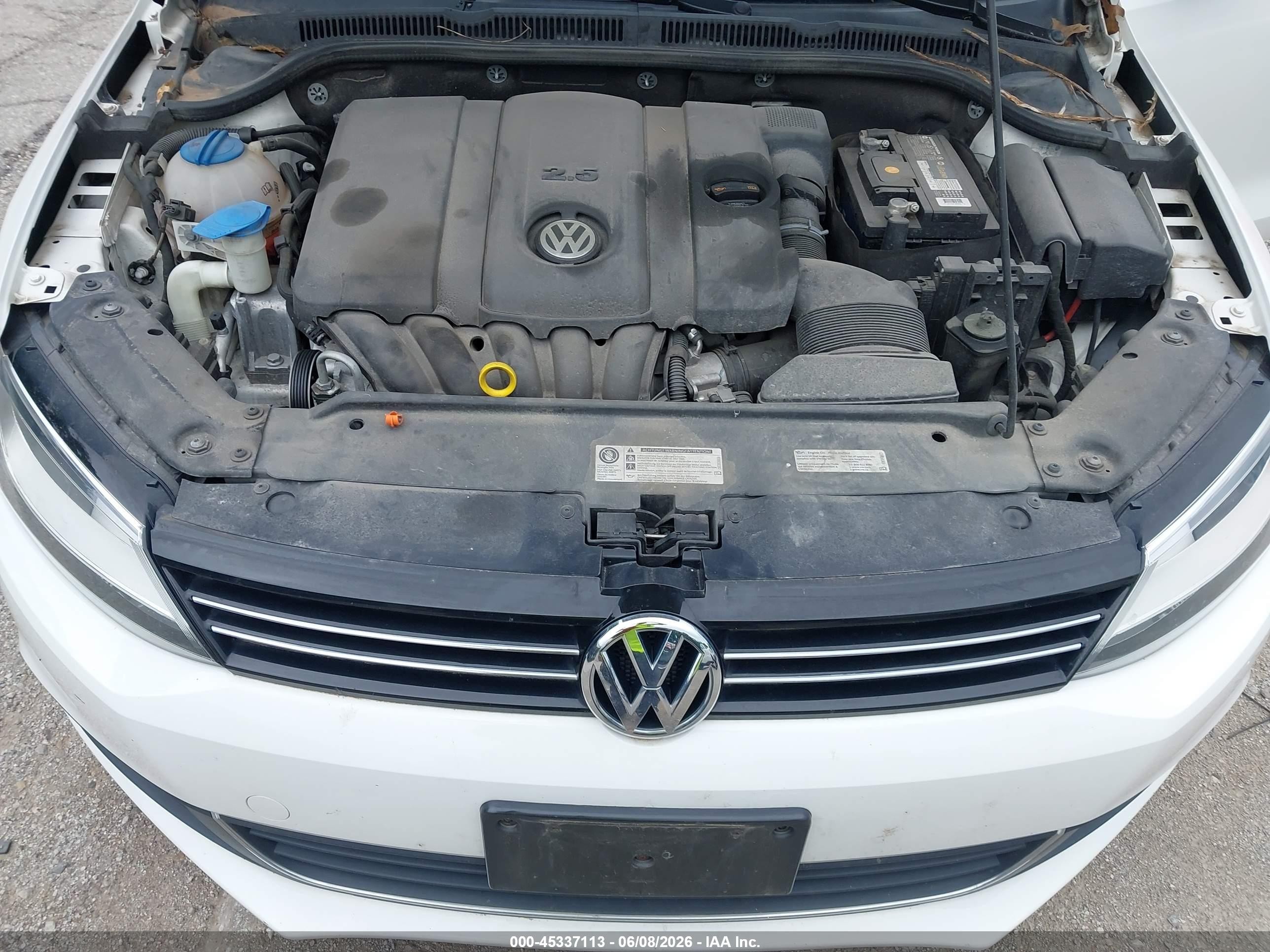 2013 Volkswagen Jetta 2.5l Se Белый vin: 3VWDX7AJ6DM448644