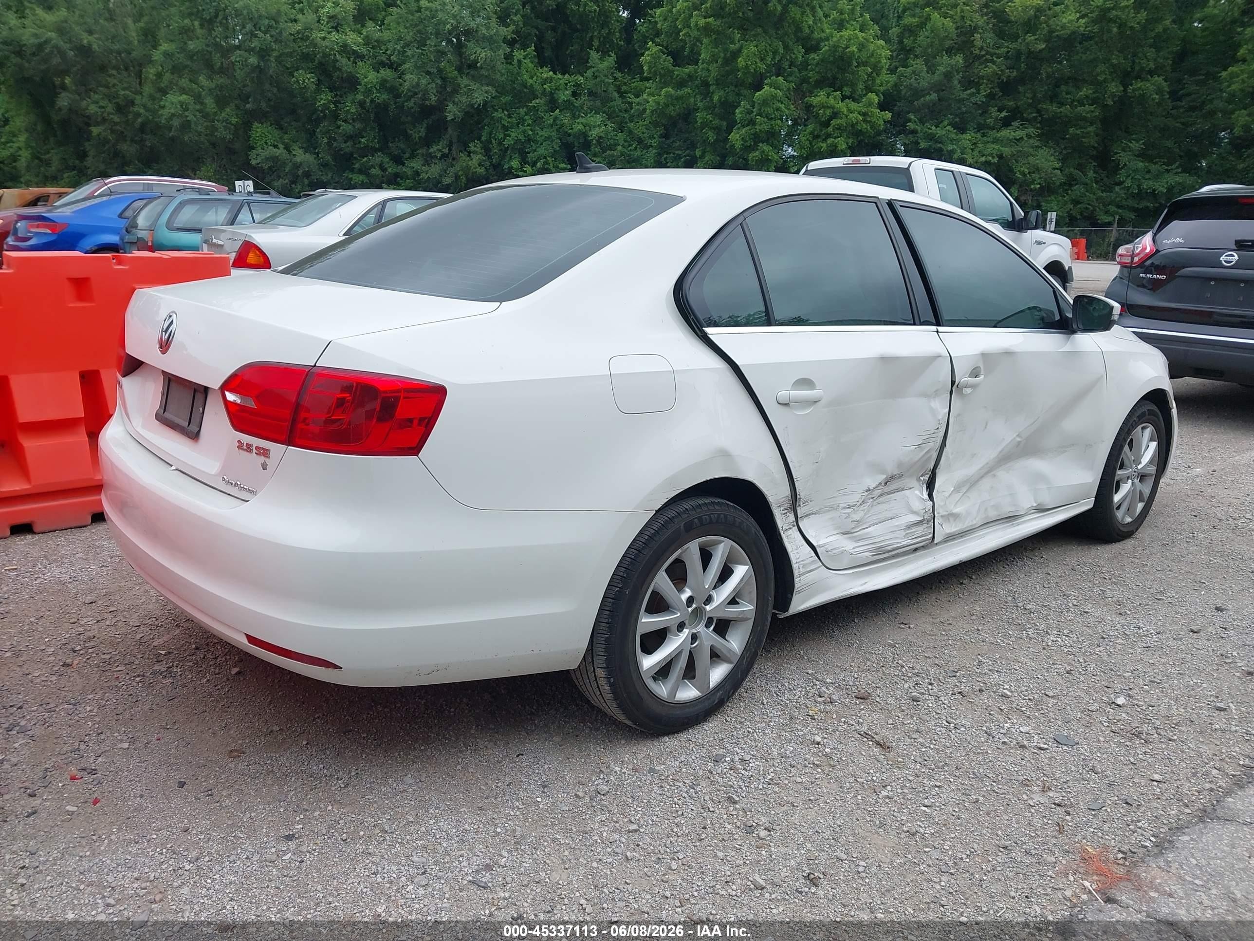 2013 Volkswagen Jetta 2.5l Se Белый vin: 3VWDX7AJ6DM448644