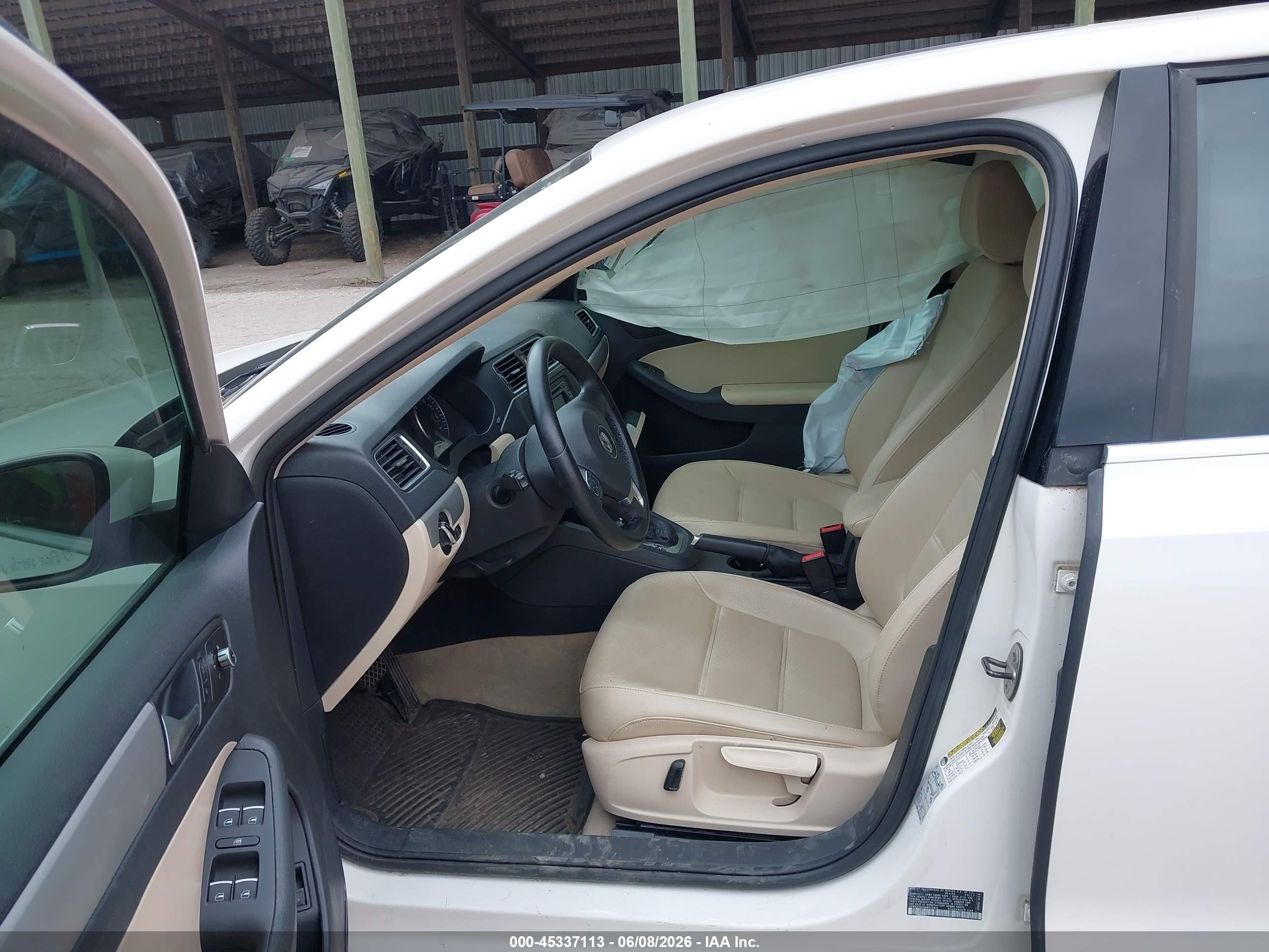 2013 Volkswagen Jetta 2.5l Se Белый vin: 3VWDX7AJ6DM448644