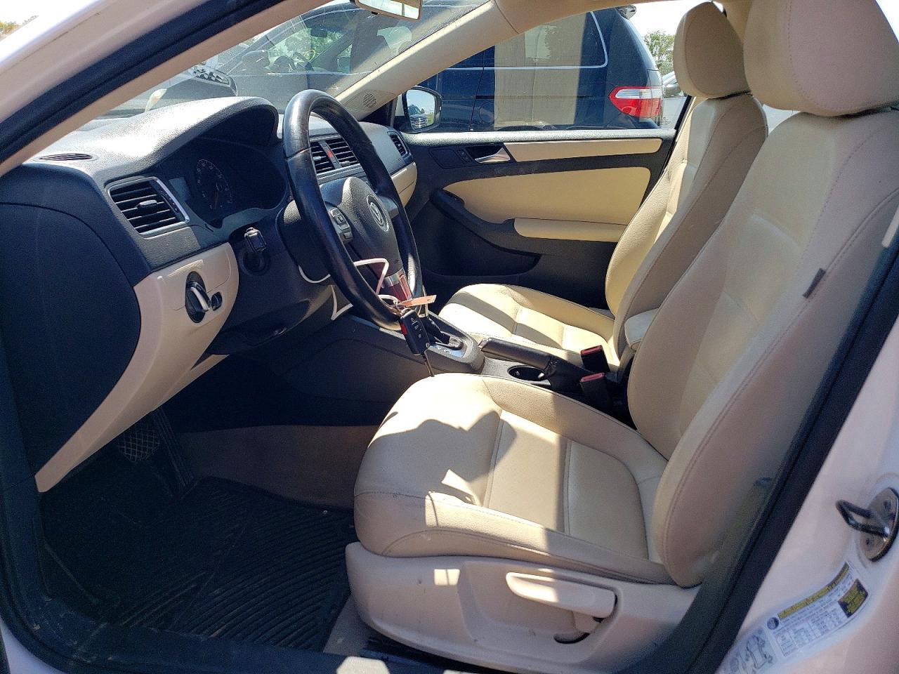 2011 Volkswagen Jetta Se White vin: 3VWDX7AJ7BM397281
