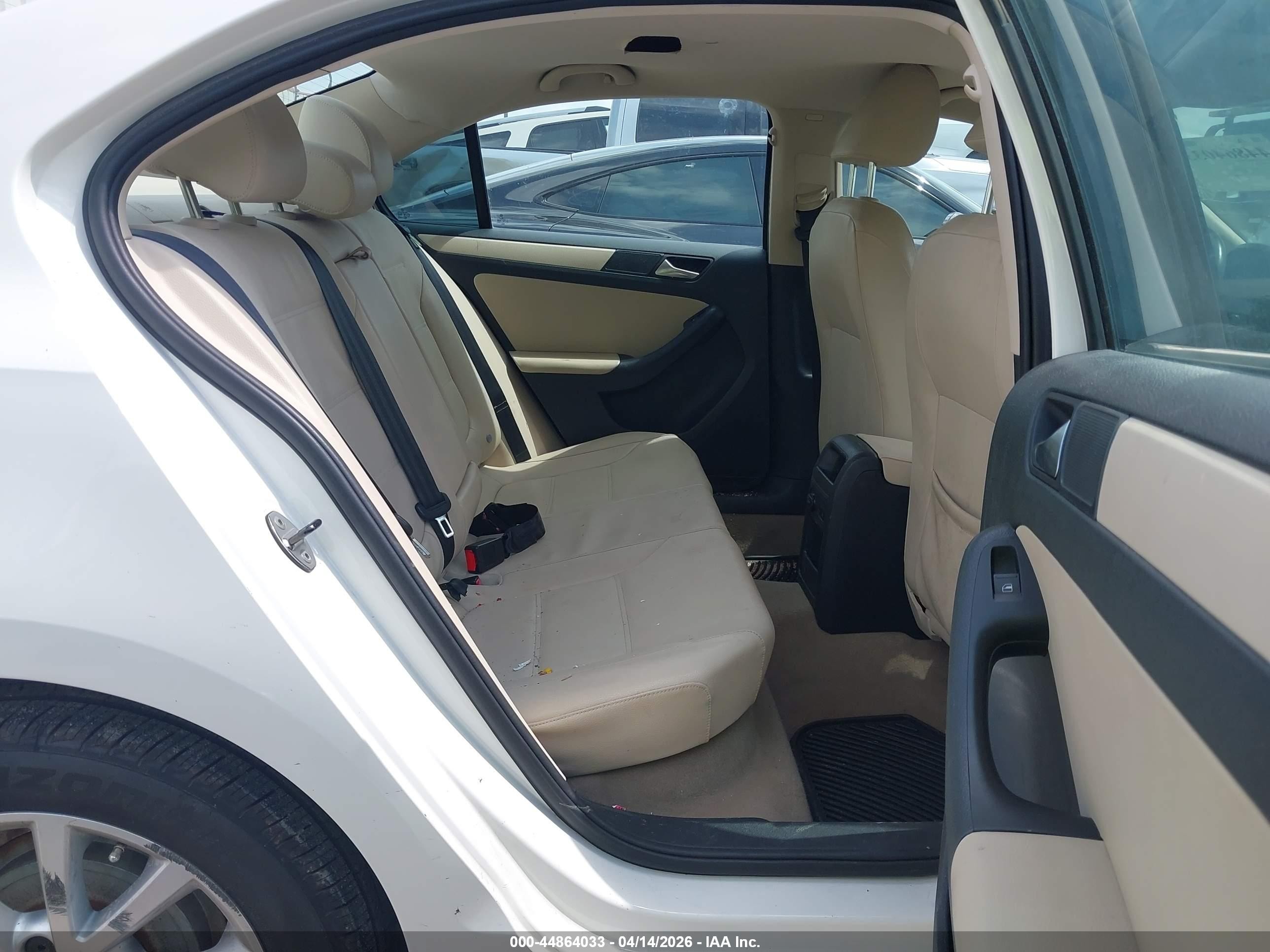 2012 Volkswagen Jetta 2.5l Se White vin: 3VWDX7AJ7CM064726