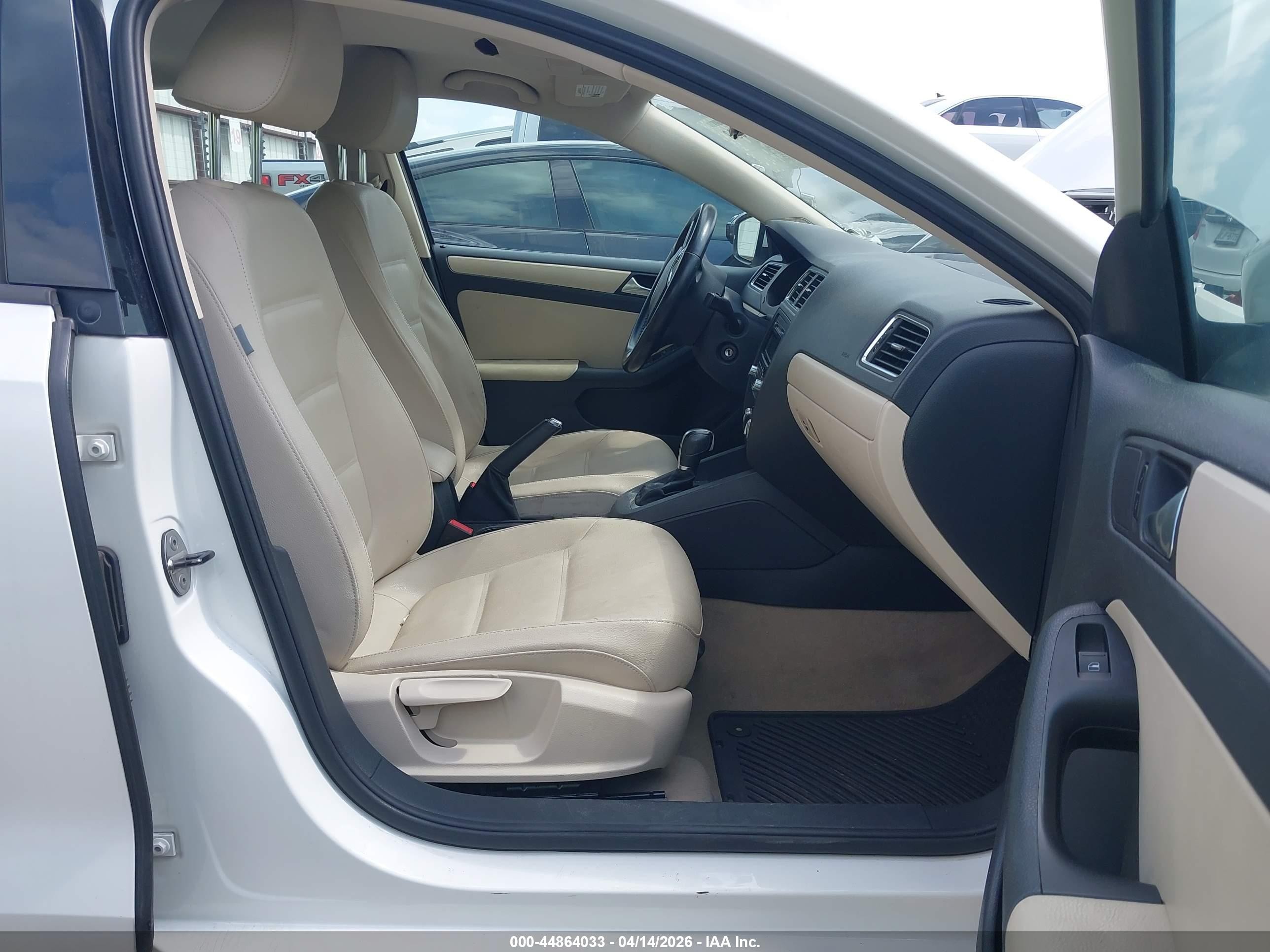 2012 Volkswagen Jetta 2.5l Se White vin: 3VWDX7AJ7CM064726