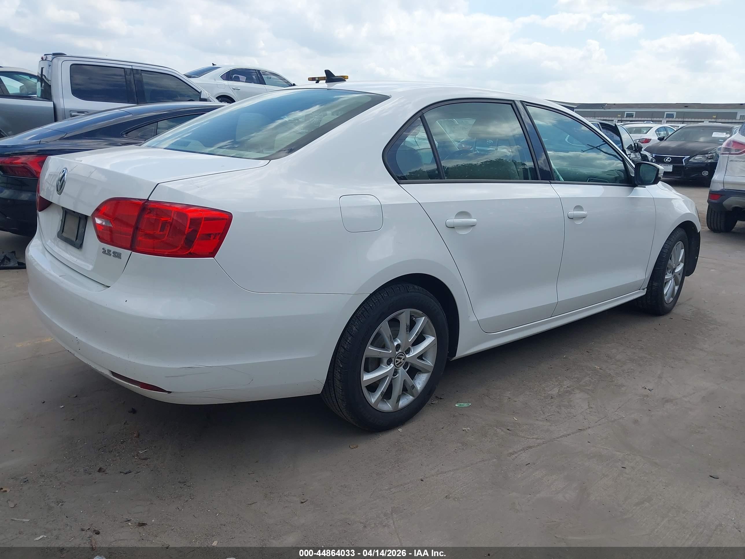 2012 Volkswagen Jetta 2.5l Se White vin: 3VWDX7AJ7CM064726