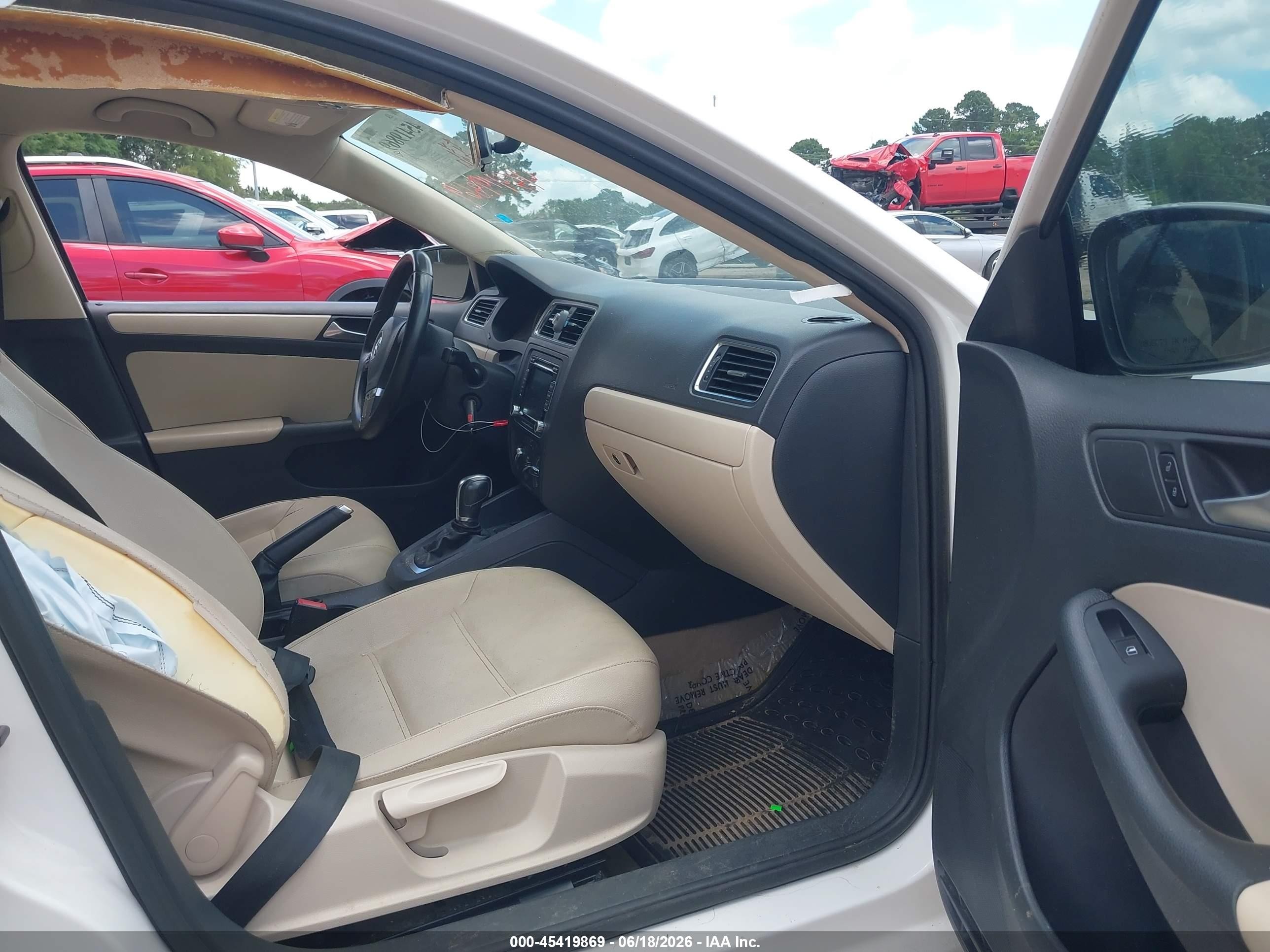 2012 Volkswagen Jetta 2.5l Se White vin: 3VWDX7AJ7CM386766