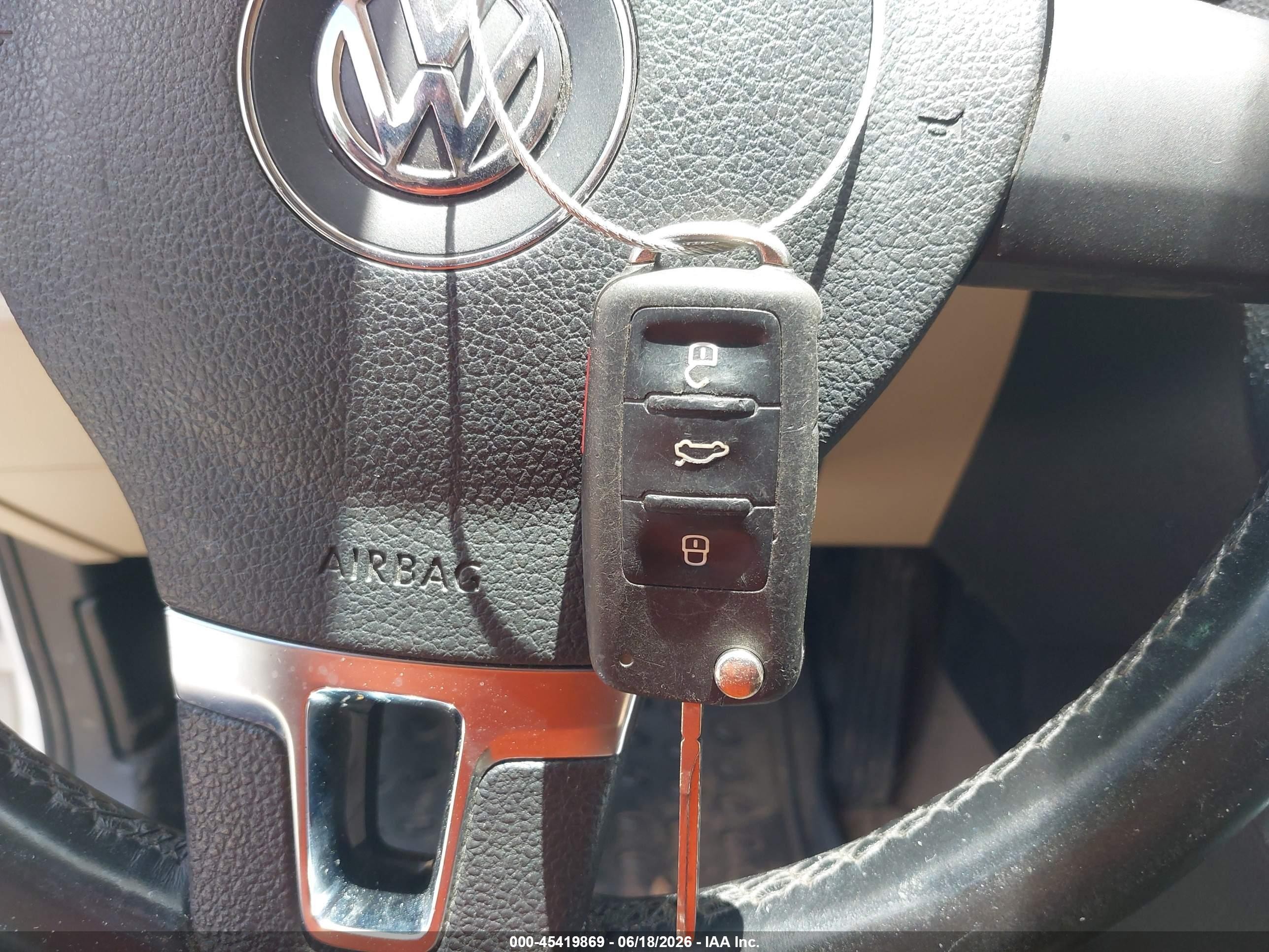 2012 Volkswagen Jetta 2.5l Se White vin: 3VWDX7AJ7CM386766