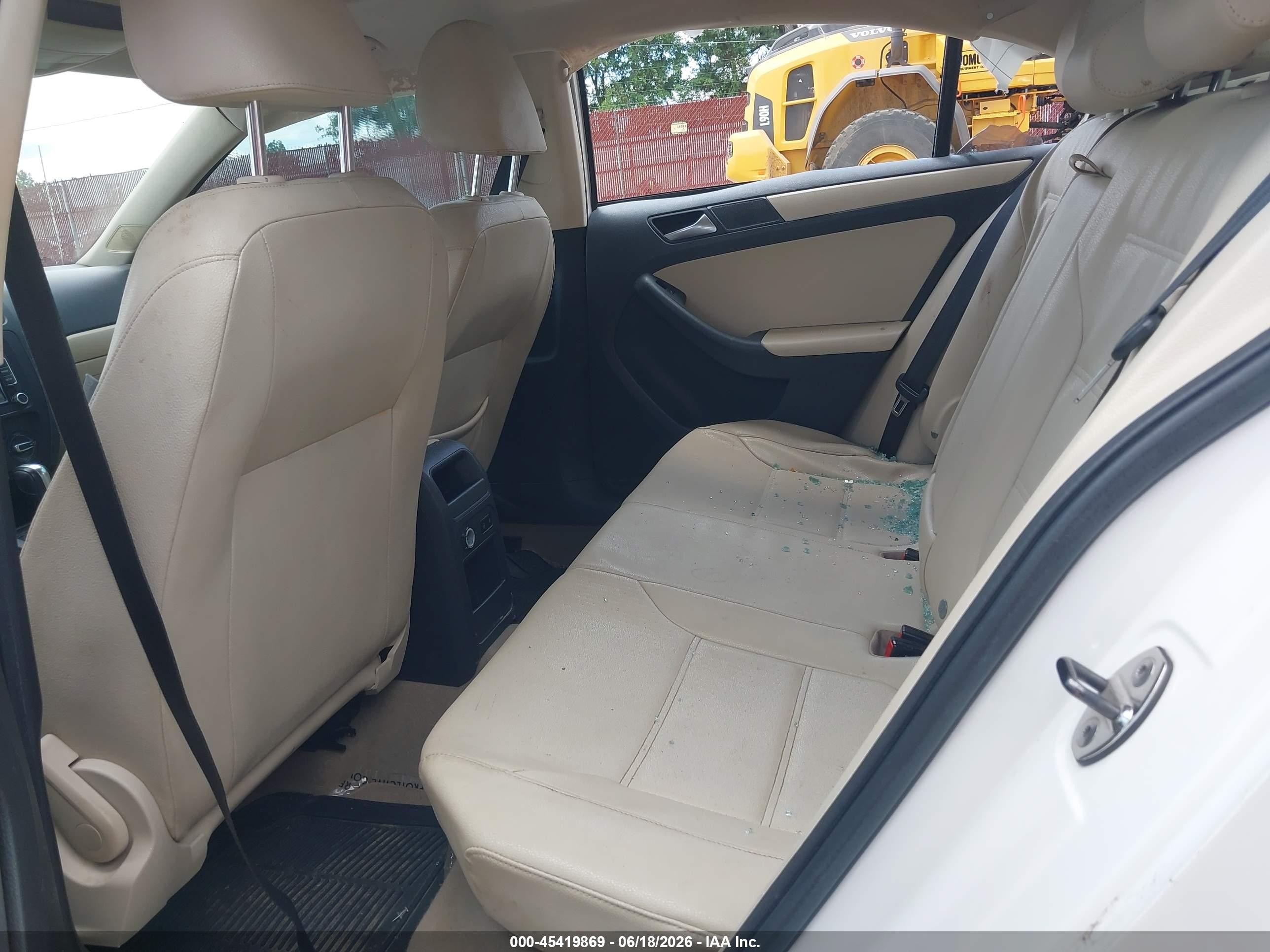 2012 Volkswagen Jetta 2.5l Se White vin: 3VWDX7AJ7CM386766