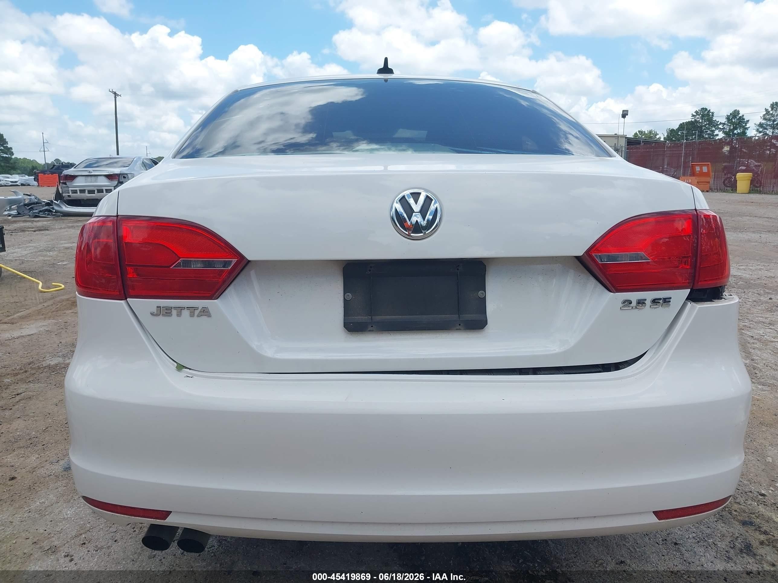 2012 Volkswagen Jetta 2.5l Se White vin: 3VWDX7AJ7CM386766