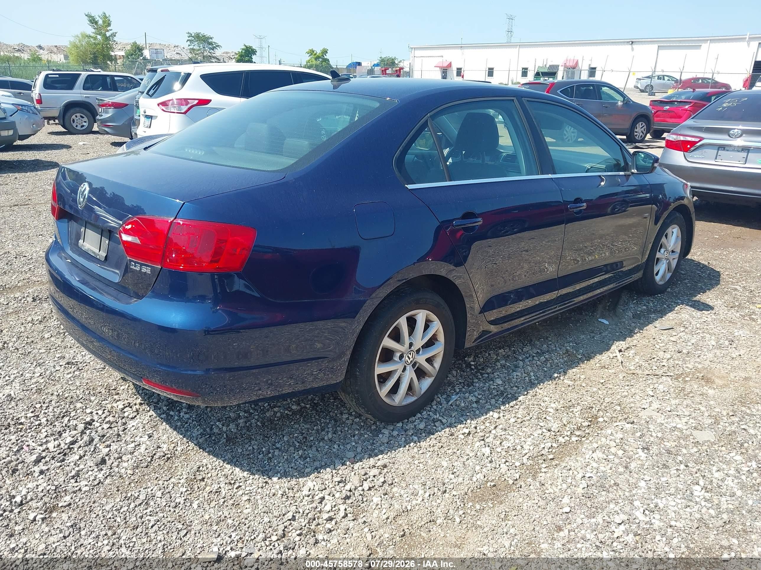 2013 Volkswagen Jetta 2.5l Se Blue vin: 3VWDX7AJ7DM368205