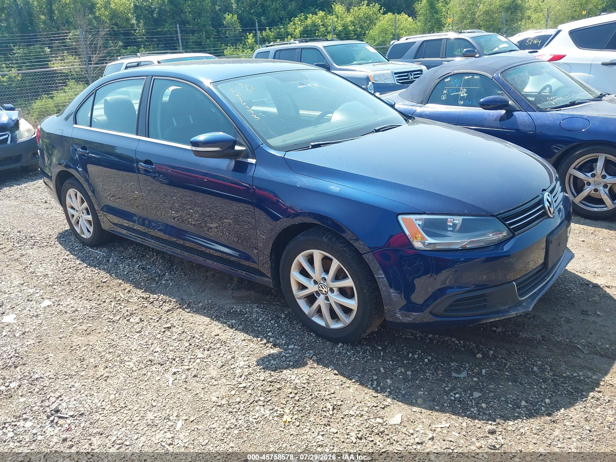 2013 Volkswagen Jetta 2.5l Se Blue vin: 3VWDX7AJ7DM368205