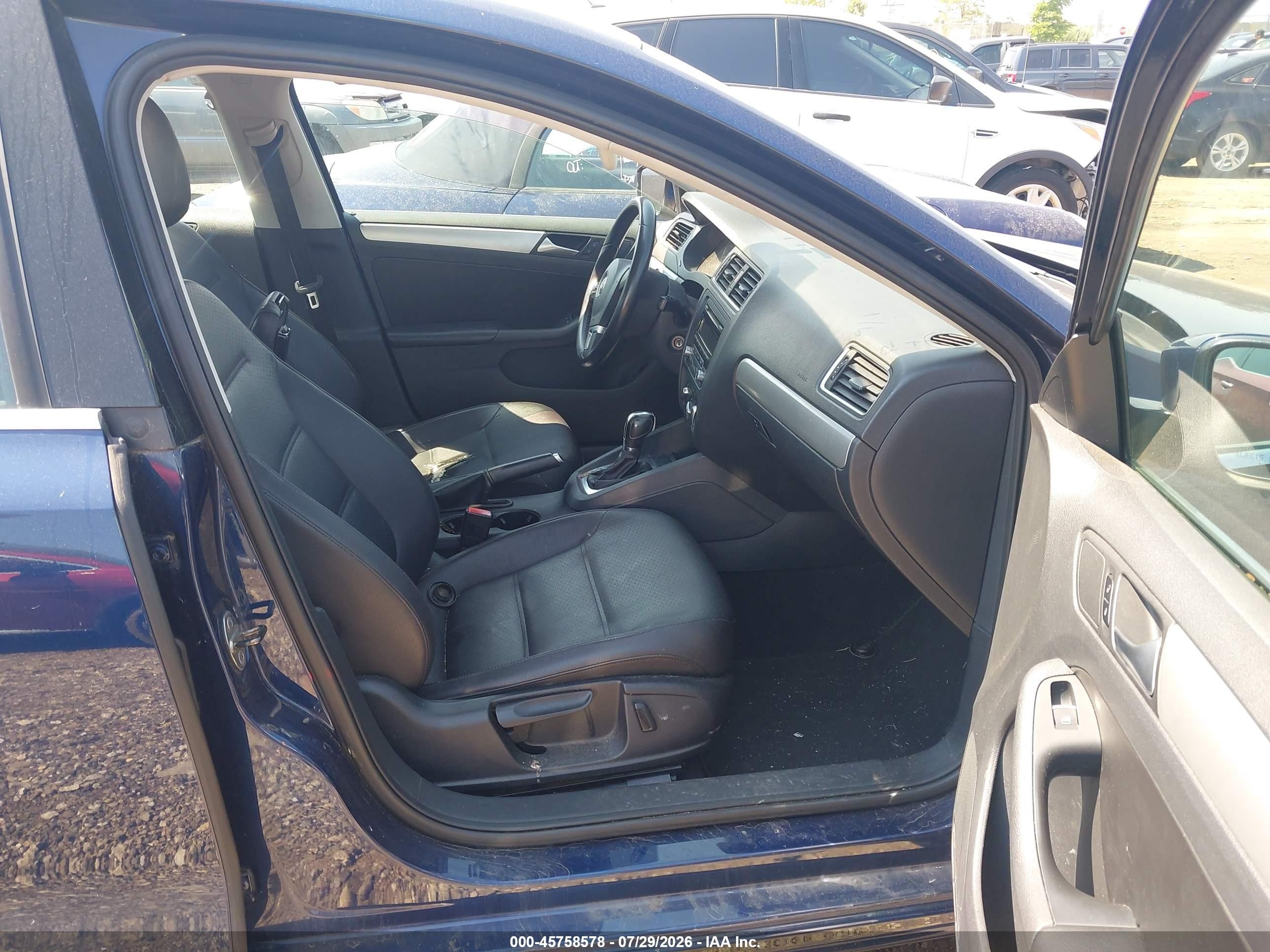 2013 Volkswagen Jetta 2.5l Se Blue vin: 3VWDX7AJ7DM368205
