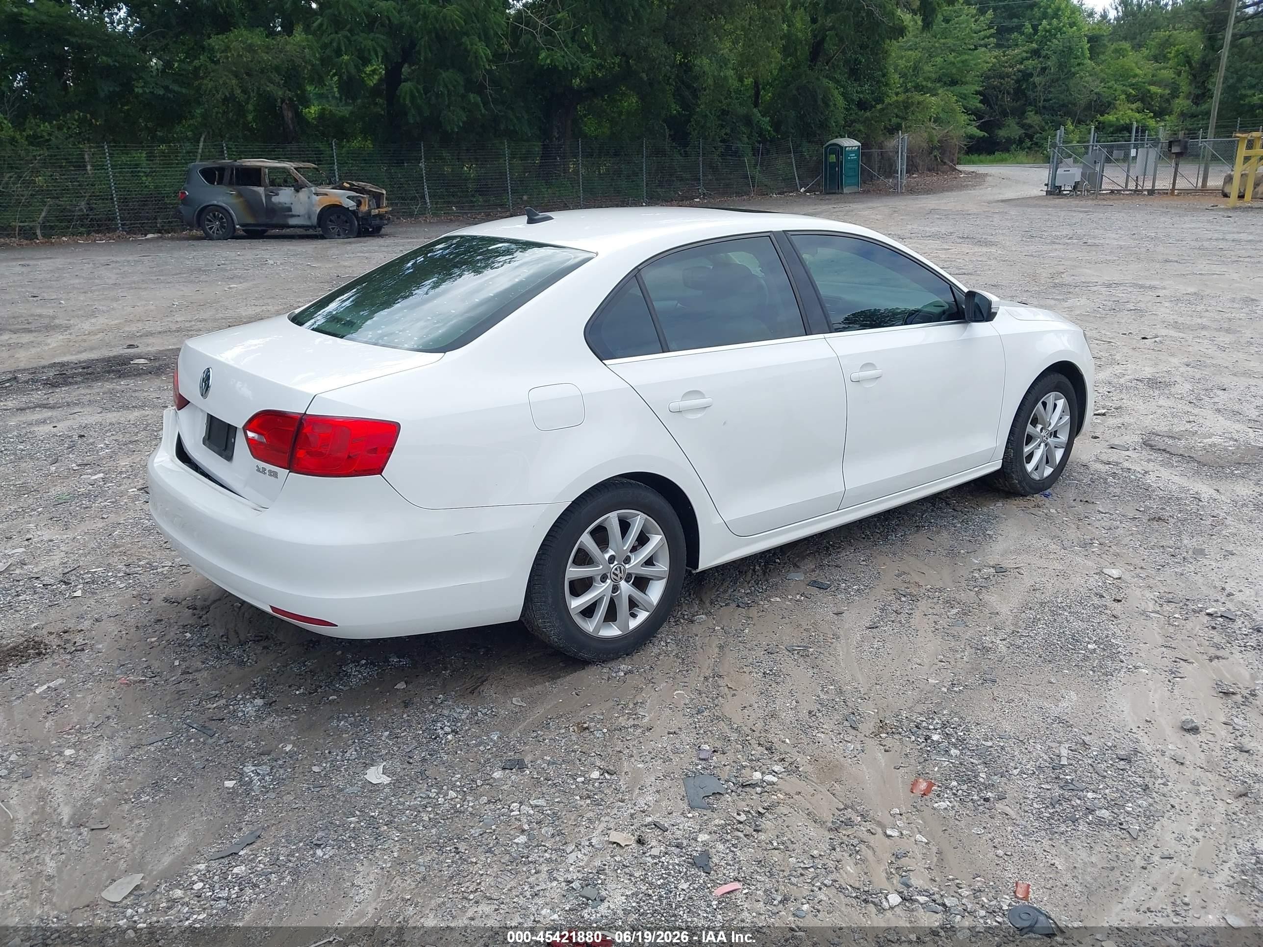 2013 Volkswagen Jetta 2.5l Se White vin: 3VWDX7AJ7DM421677