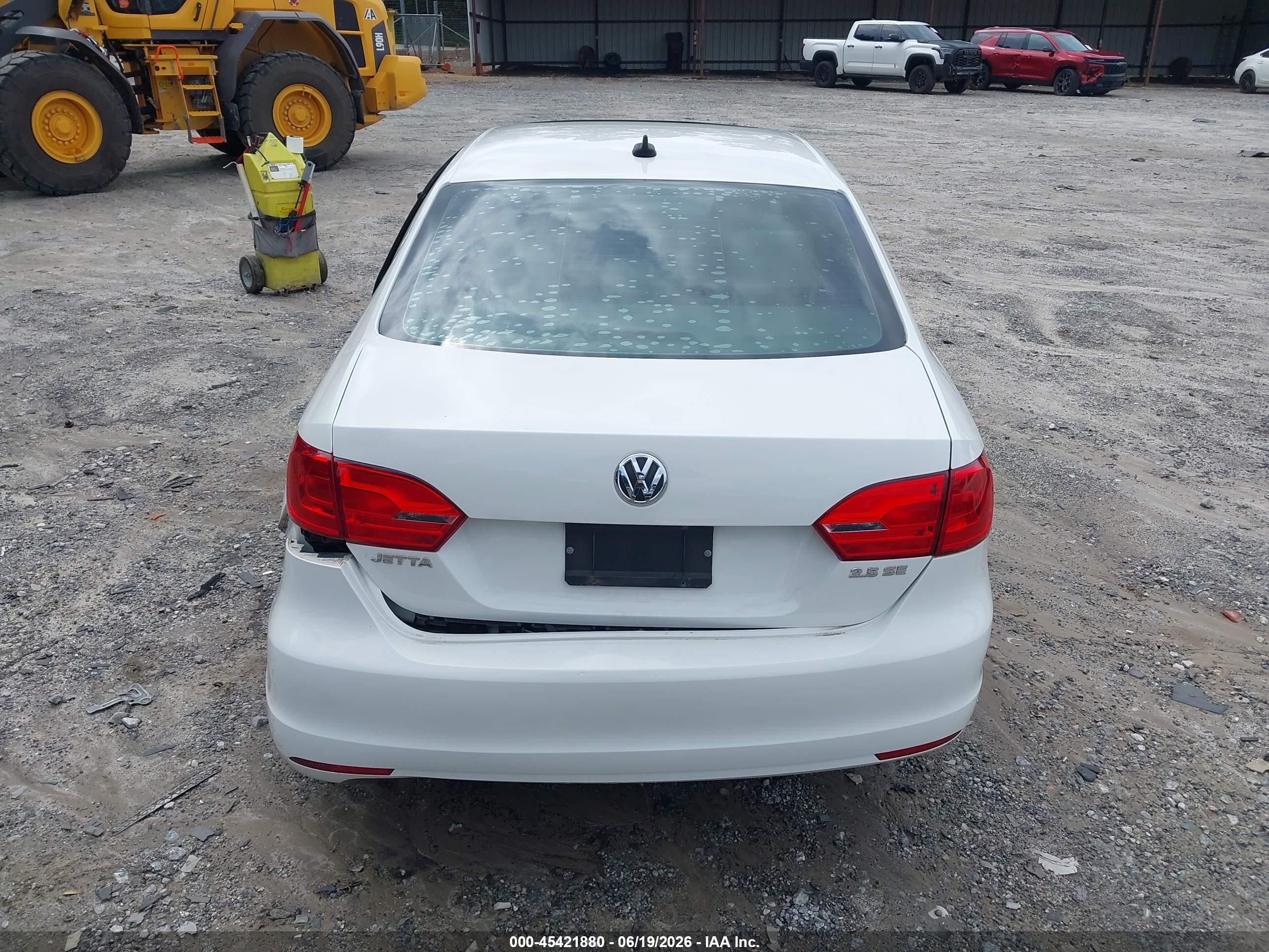 2013 Volkswagen Jetta 2.5l Se White vin: 3VWDX7AJ7DM421677