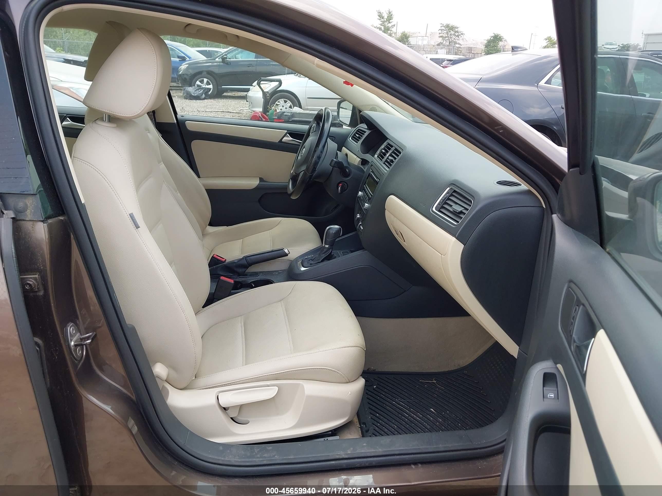 2011 Volkswagen Jetta 2.5l Se Коричневый vin: 3VWDX7AJ8BM325067