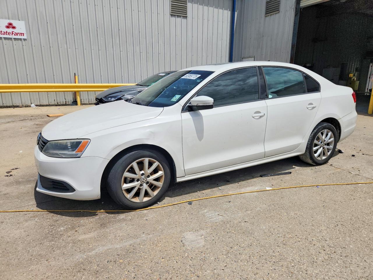 3VWDX7AJ8BM367240