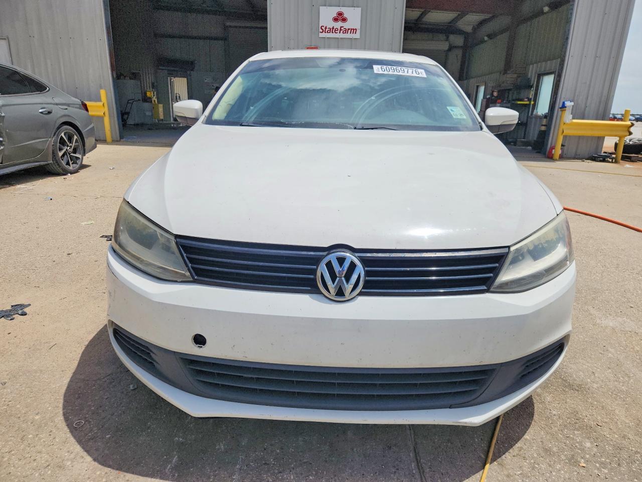 2011 Volkswagen Jetta Se White vin: 3VWDX7AJ8BM367240
