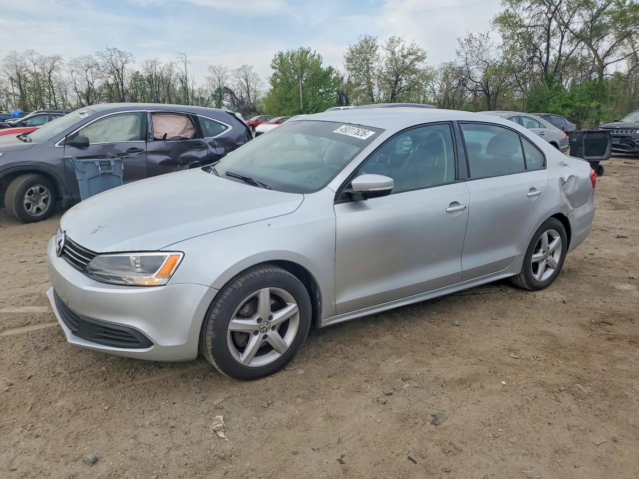 3VWDX7AJ8CM326138