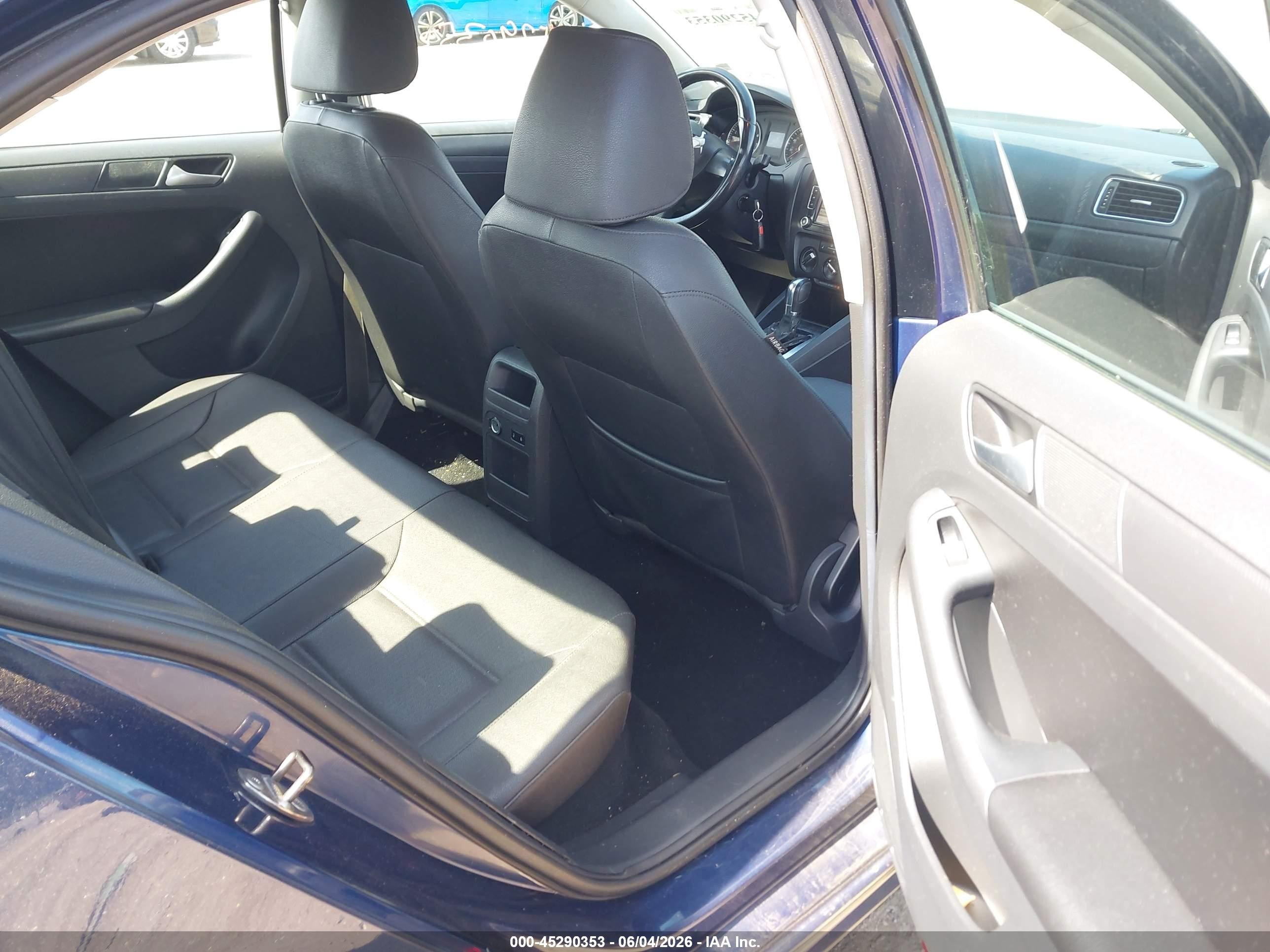 2012 Volkswagen Jetta 2.5l Se Blue vin: 3VWDX7AJ8CM469879