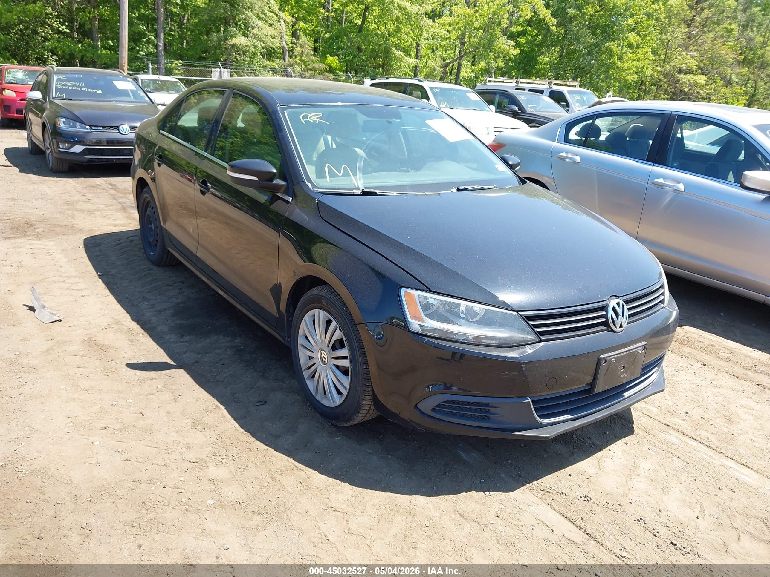 3VWDX7AJ8DM252981