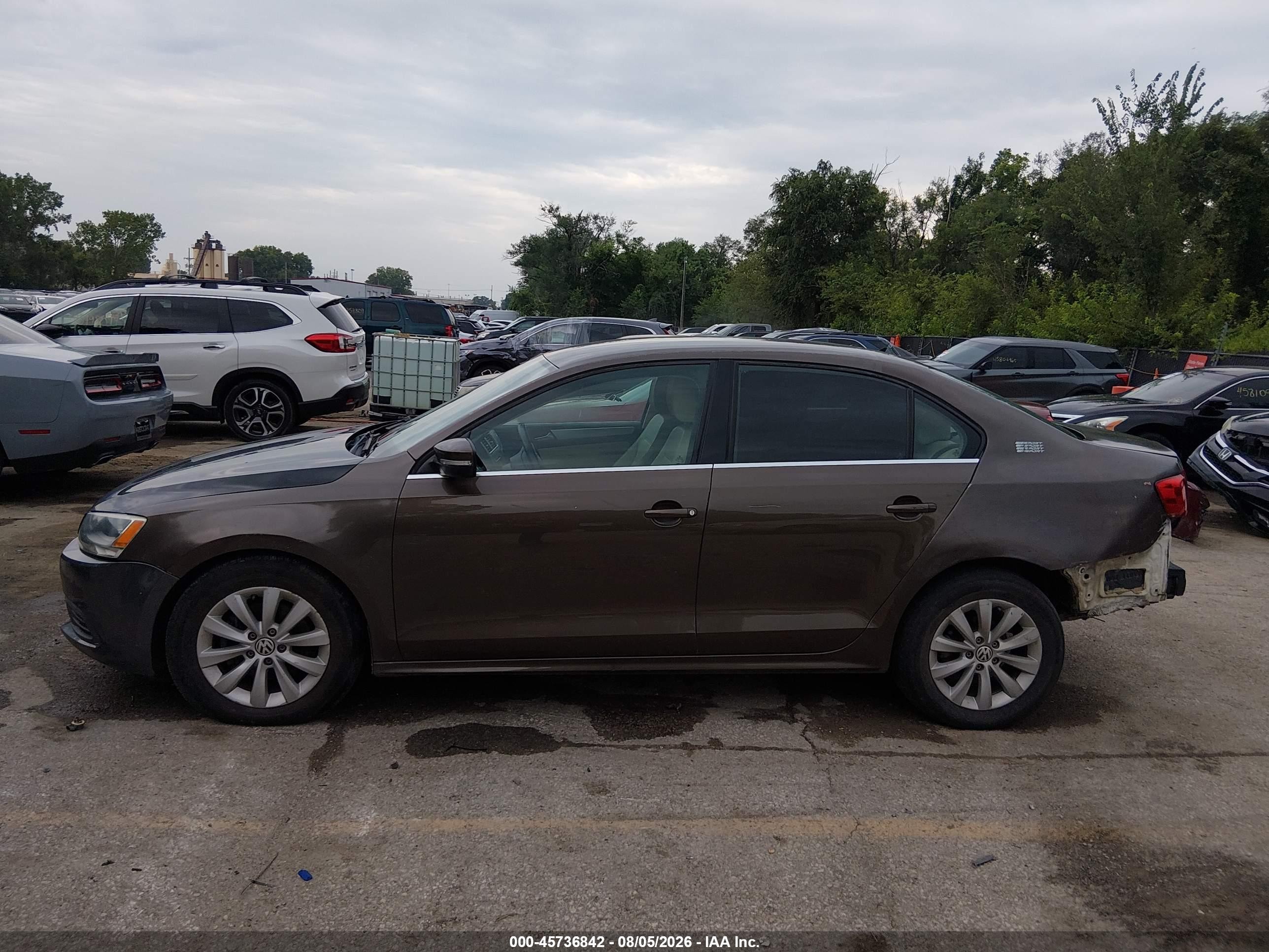 2013 Volkswagen Jetta 2.5l Se Brown vin: 3VWDX7AJ8DM294096
