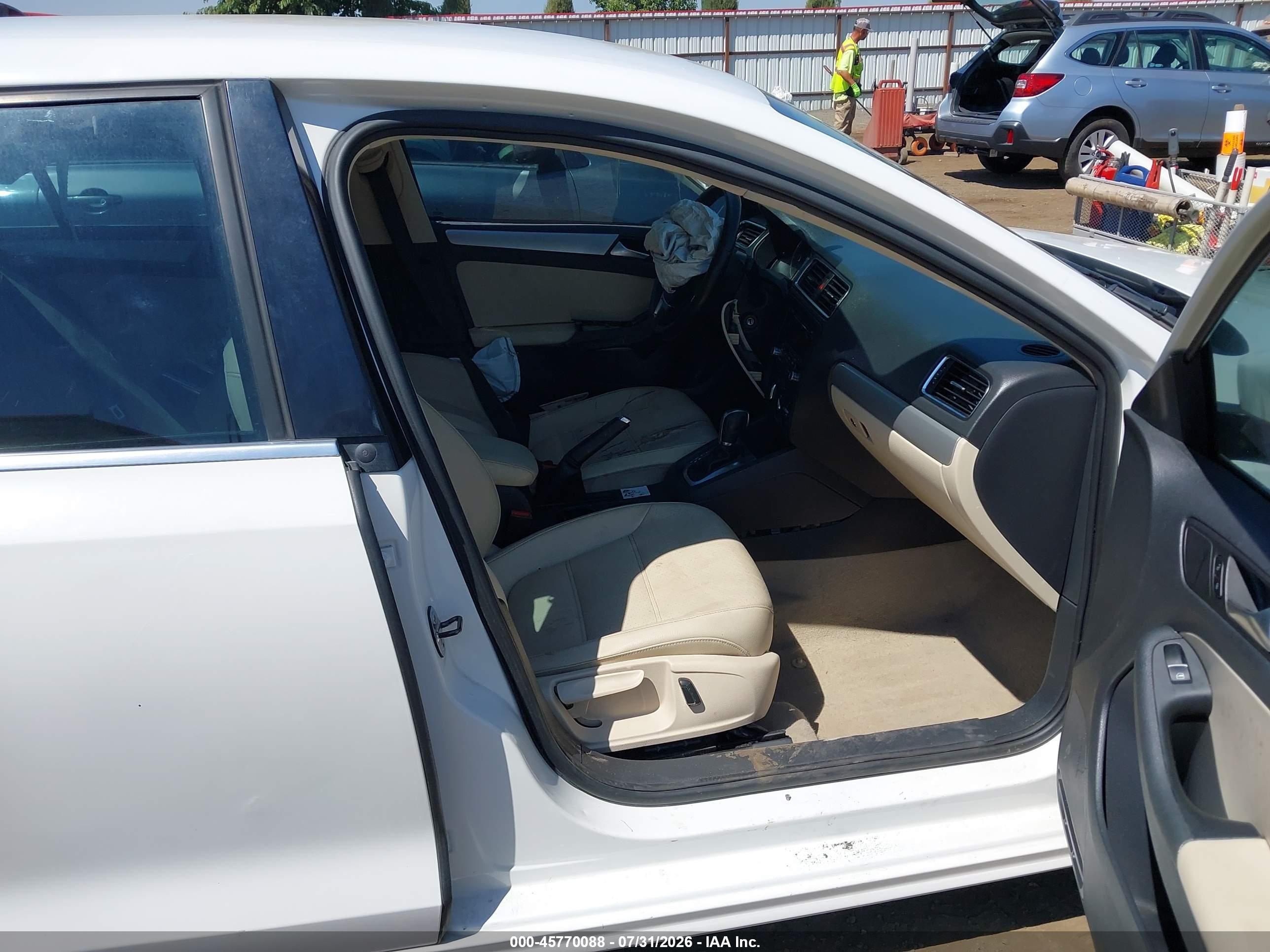 2013 Volkswagen Jetta 2.5l Se White vin: 3VWDX7AJ8DM391511