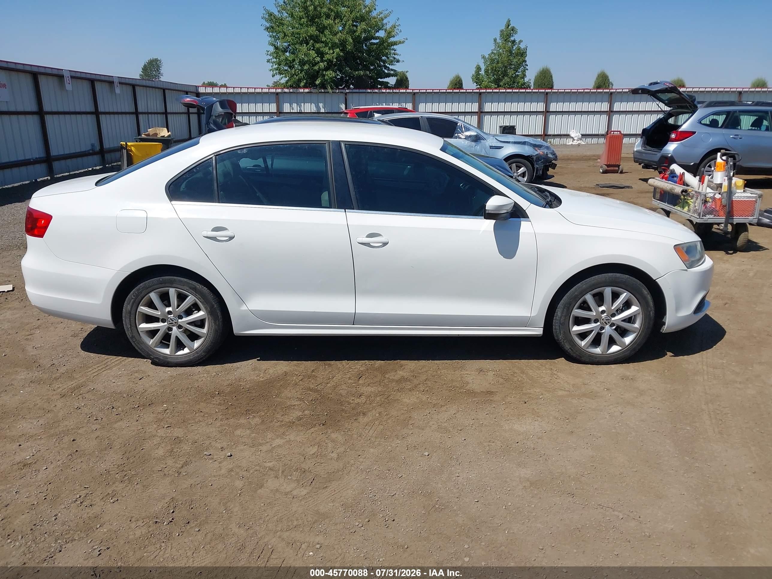 2013 Volkswagen Jetta 2.5l Se White vin: 3VWDX7AJ8DM391511