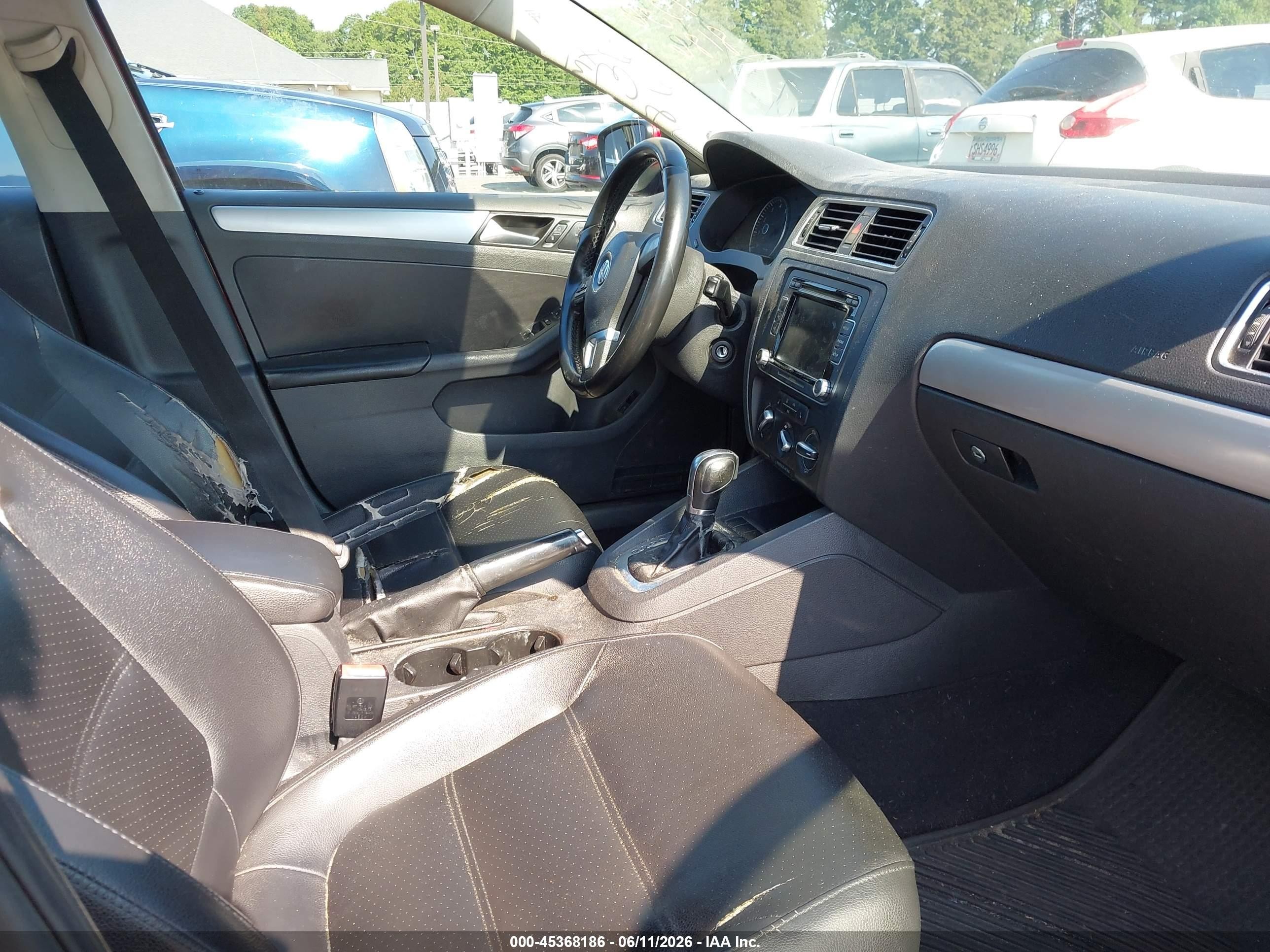 2013 Volkswagen Jetta 2.5l Se Red vin: 3VWDX7AJ8DM443879
