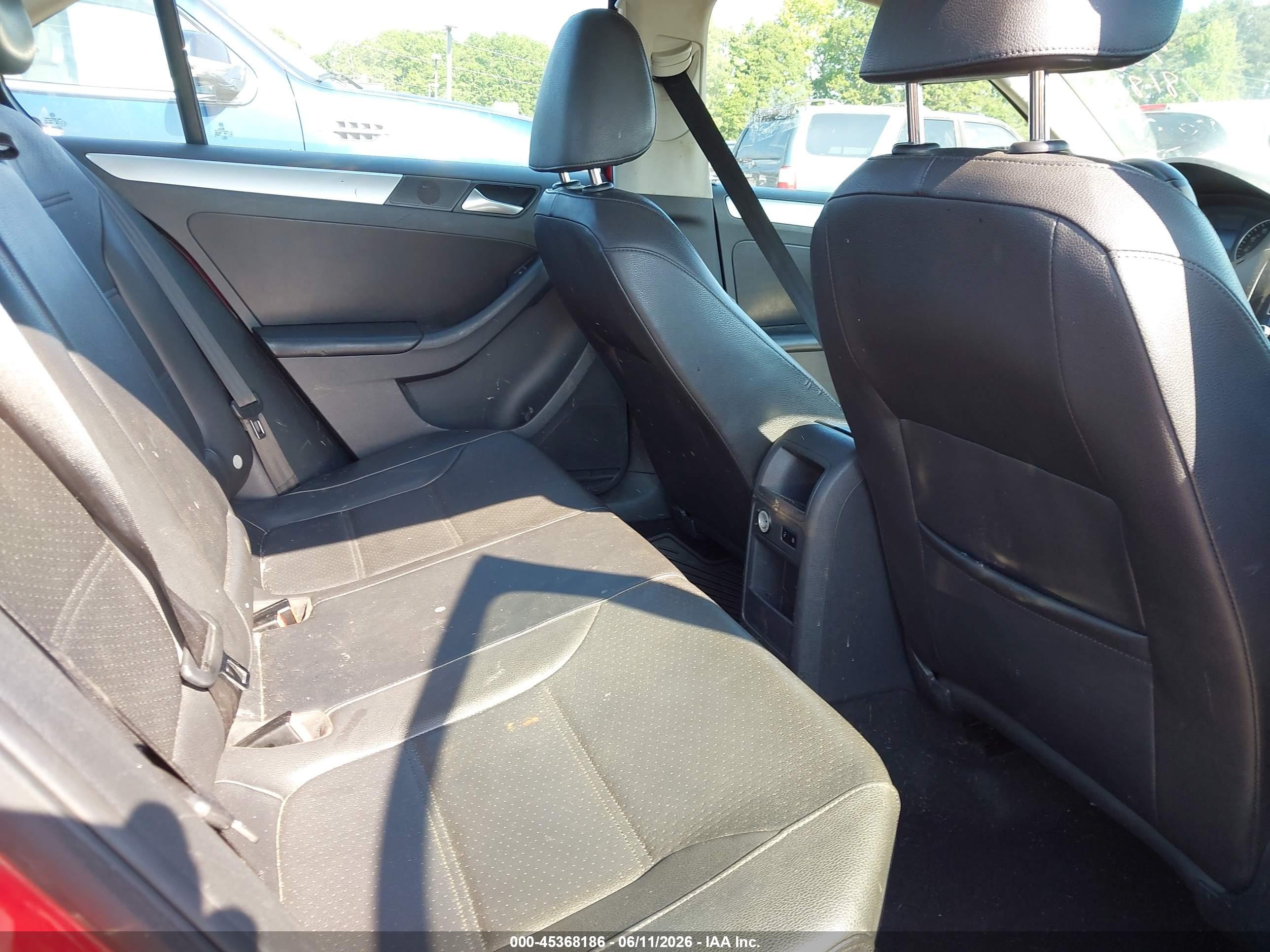 2013 Volkswagen Jetta 2.5l Se Red vin: 3VWDX7AJ8DM443879