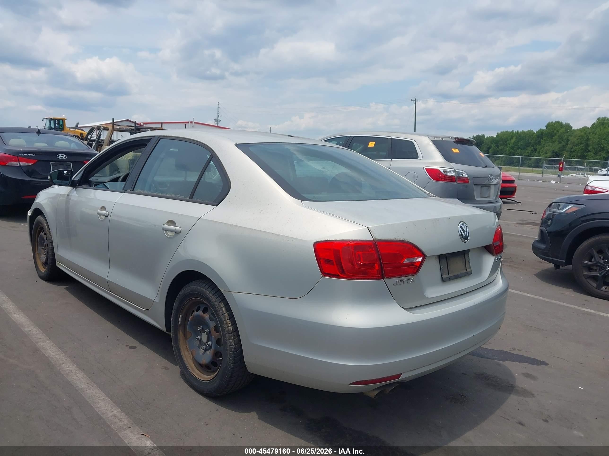 2011 Volkswagen Jetta 2.5l Se Серебряный vin: 3VWDX7AJ9BM110023