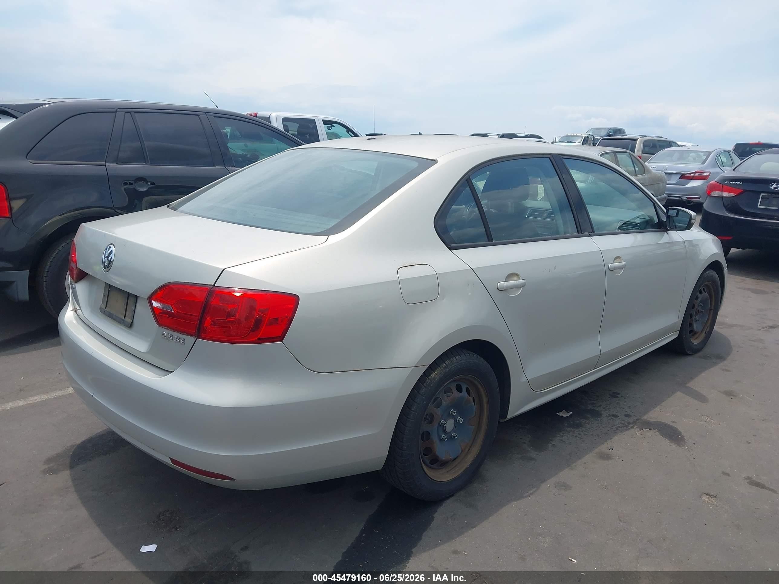 2011 Volkswagen Jetta 2.5l Se Серебряный vin: 3VWDX7AJ9BM110023
