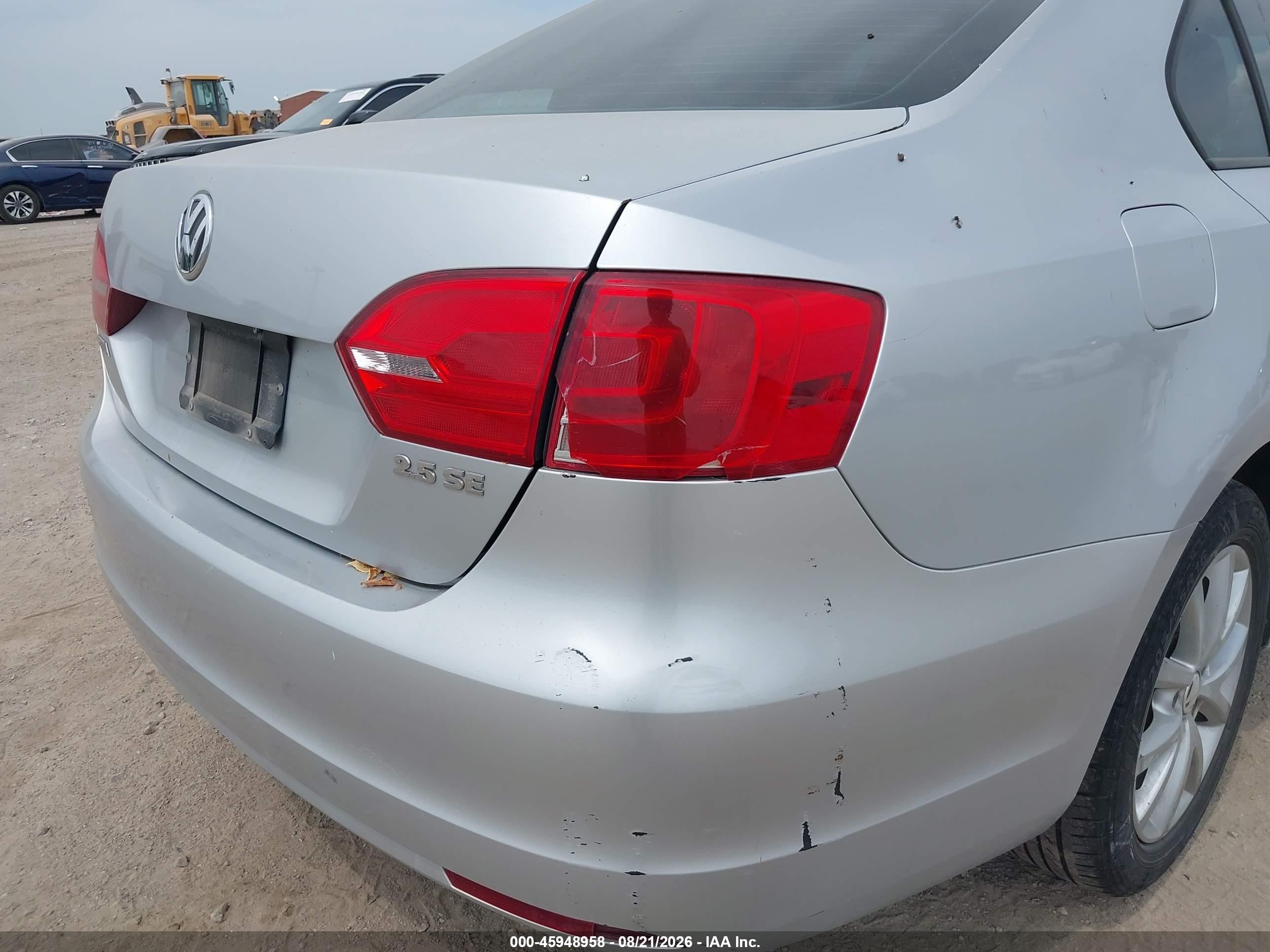 2011 Volkswagen Jetta 2.5l Se Silver vin: 3VWDX7AJ9BM316202