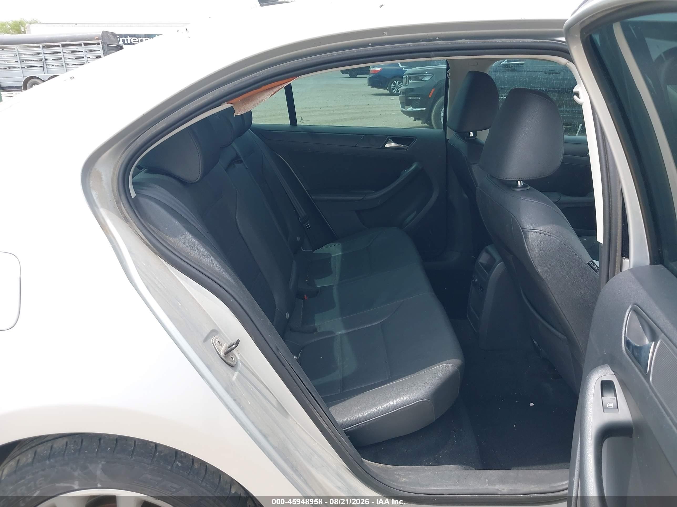 2011 Volkswagen Jetta 2.5l Se Silver vin: 3VWDX7AJ9BM316202