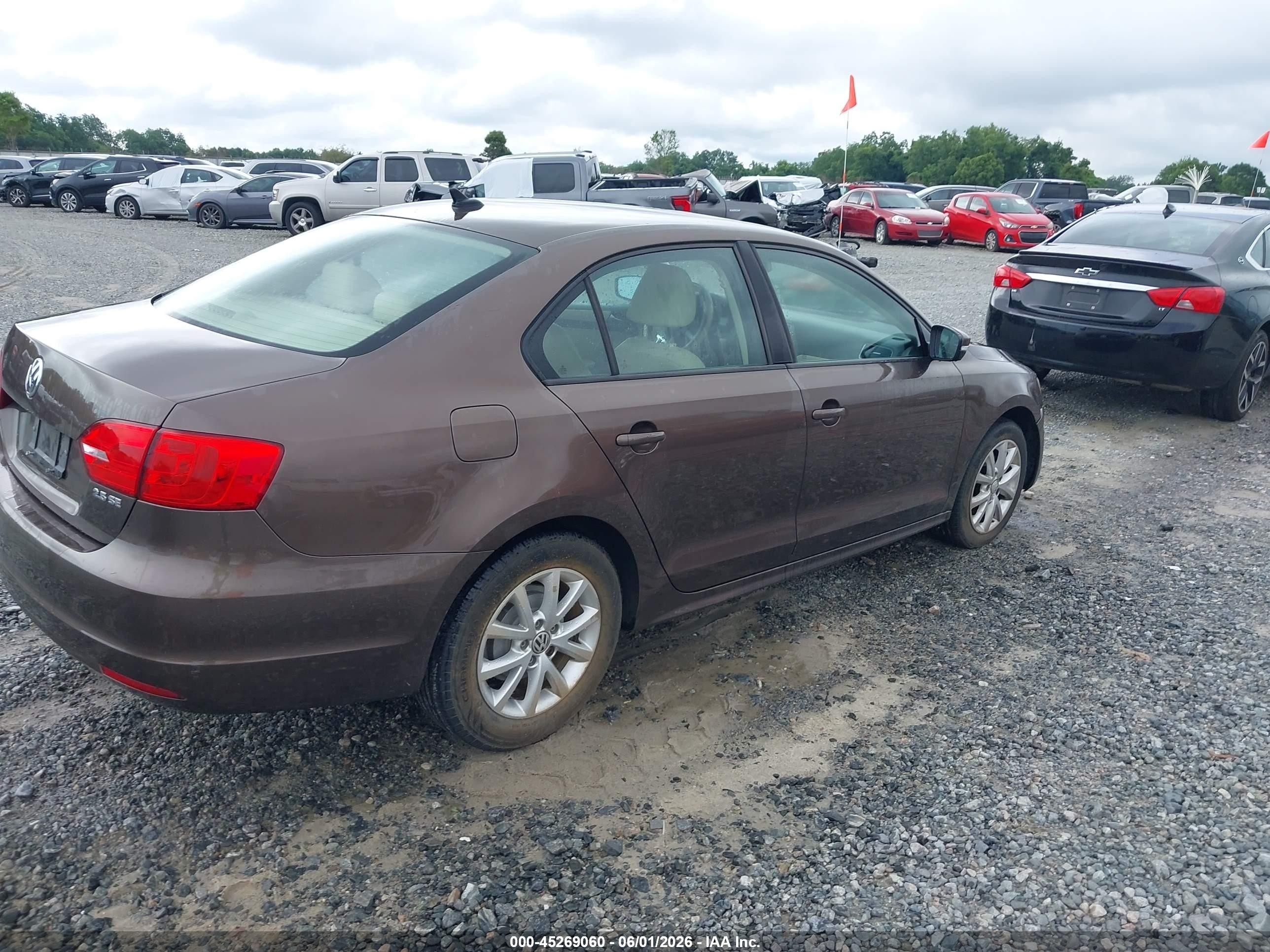 2011 Volkswagen Jetta 2.5l Se Brown vin: 3VWDX7AJ9BM327359