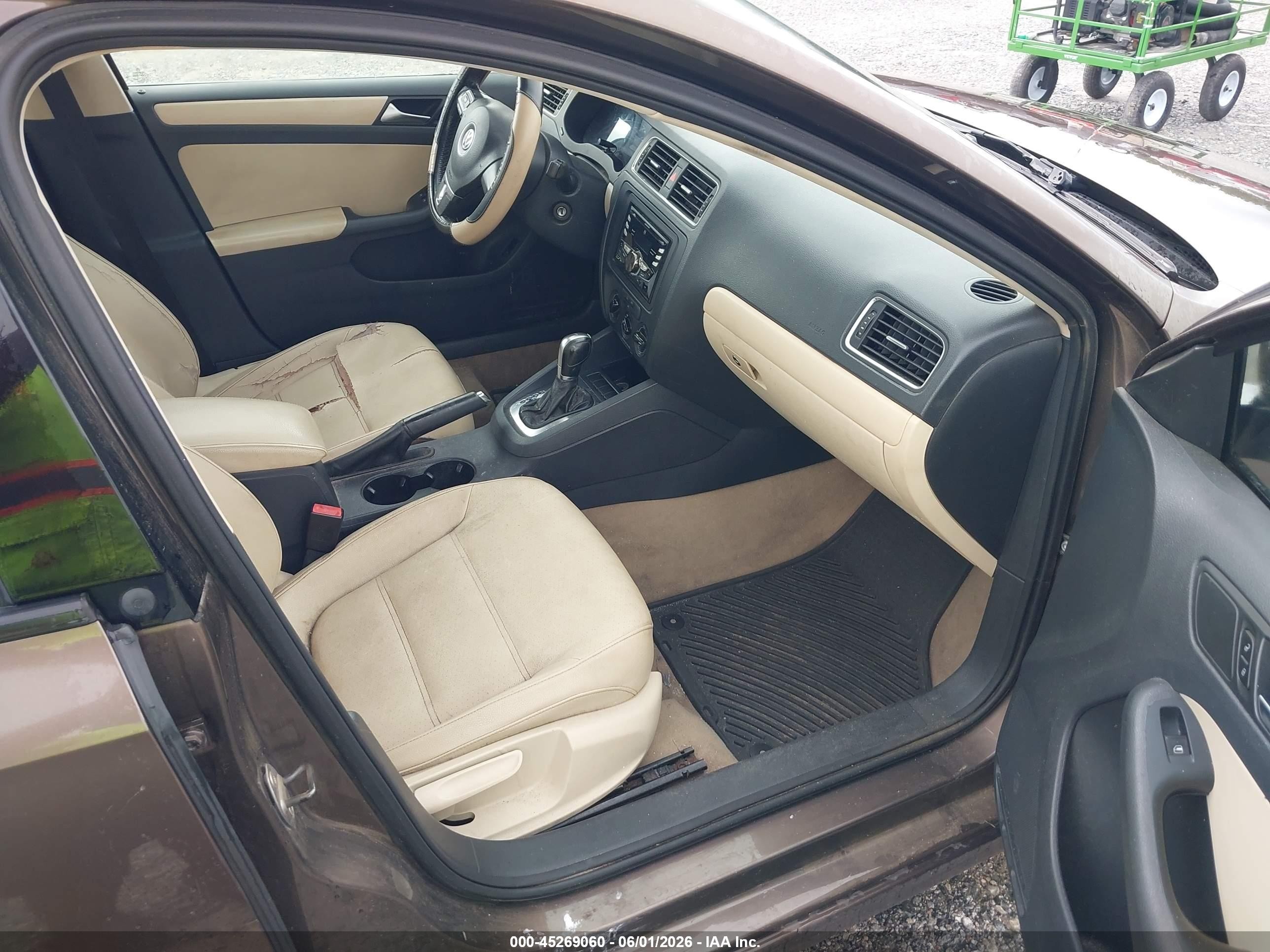2011 Volkswagen Jetta 2.5l Se Brown vin: 3VWDX7AJ9BM327359