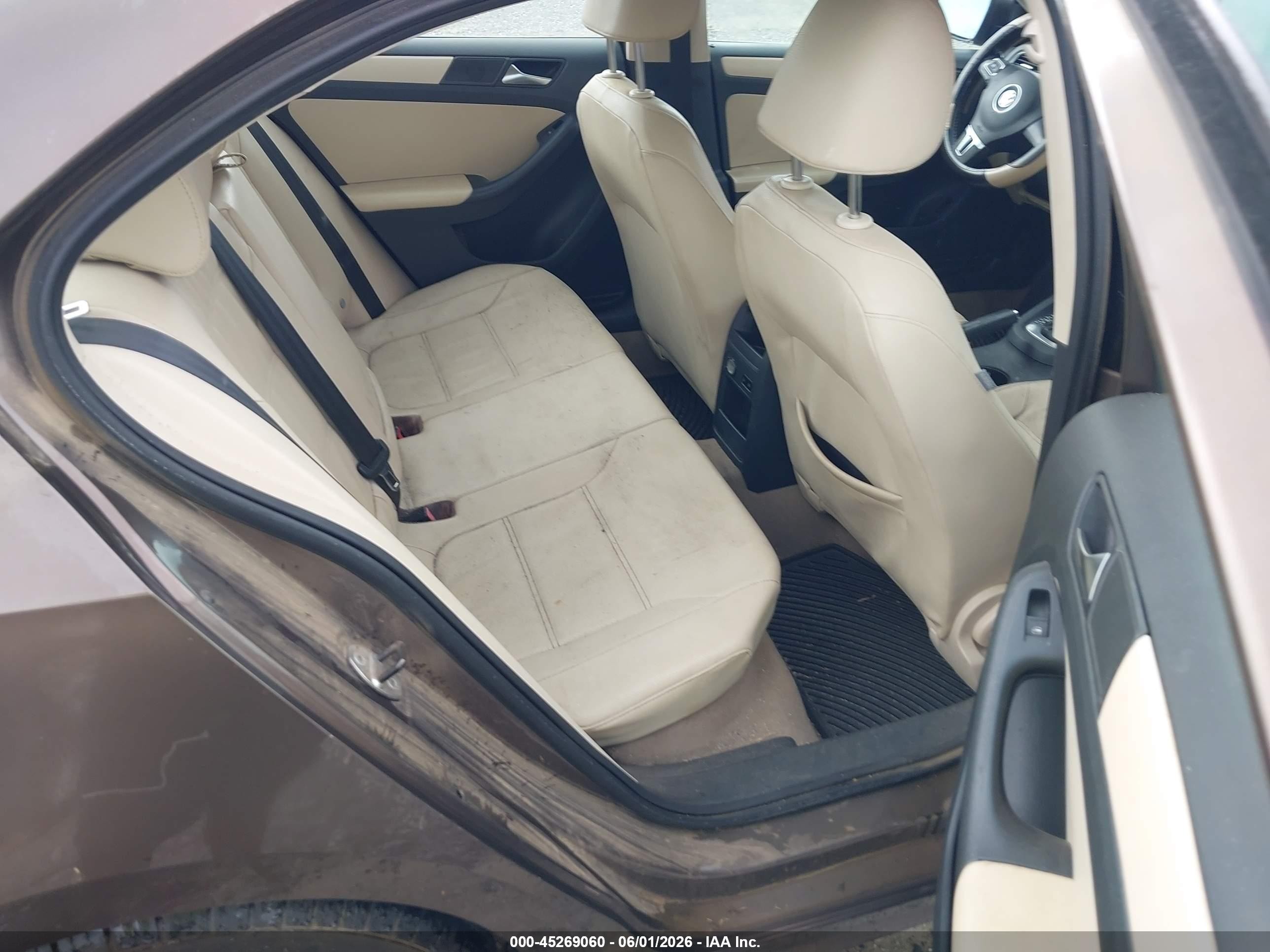 2011 Volkswagen Jetta 2.5l Se Brown vin: 3VWDX7AJ9BM327359