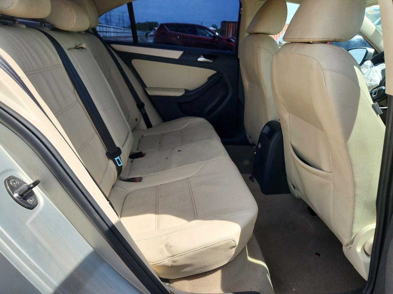 2011 Volkswagen Jetta Se Gold vin: 3VWDX7AJ9BM355078