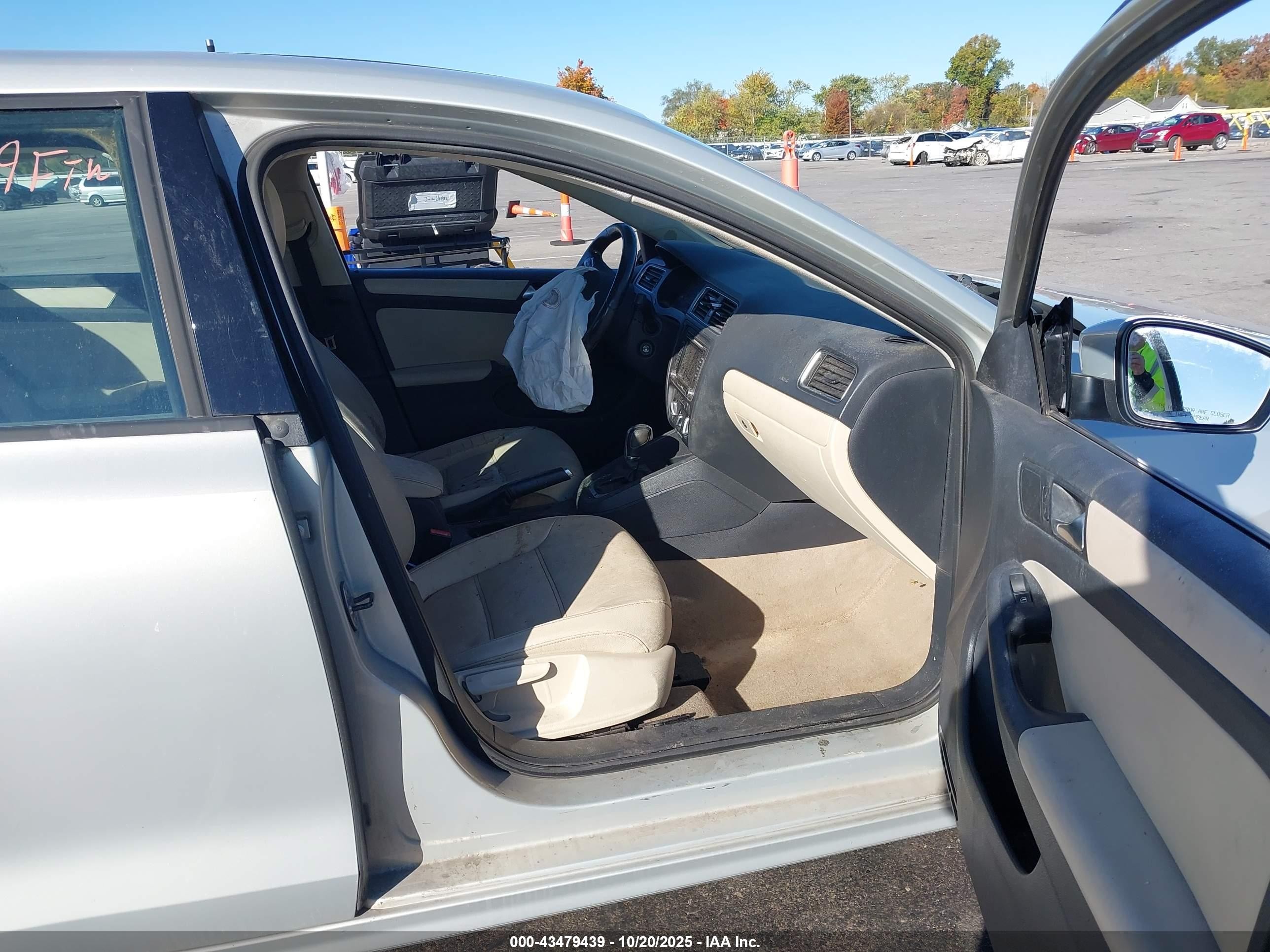 2011 Volkswagen Jetta 2.5l Se White vin: 3VWDX7AJ9BM371555