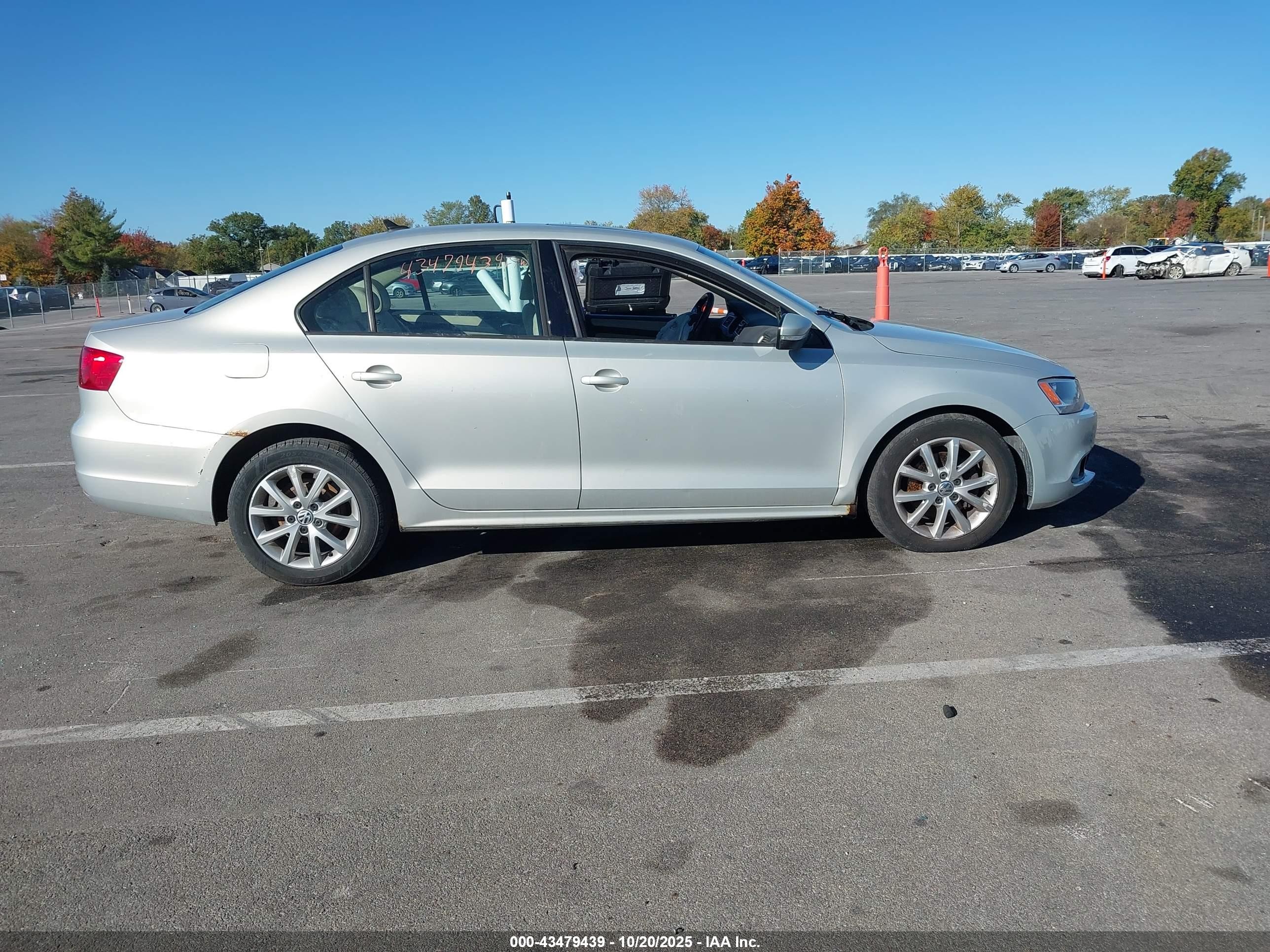 2011 Volkswagen Jetta 2.5l Se White vin: 3VWDX7AJ9BM371555