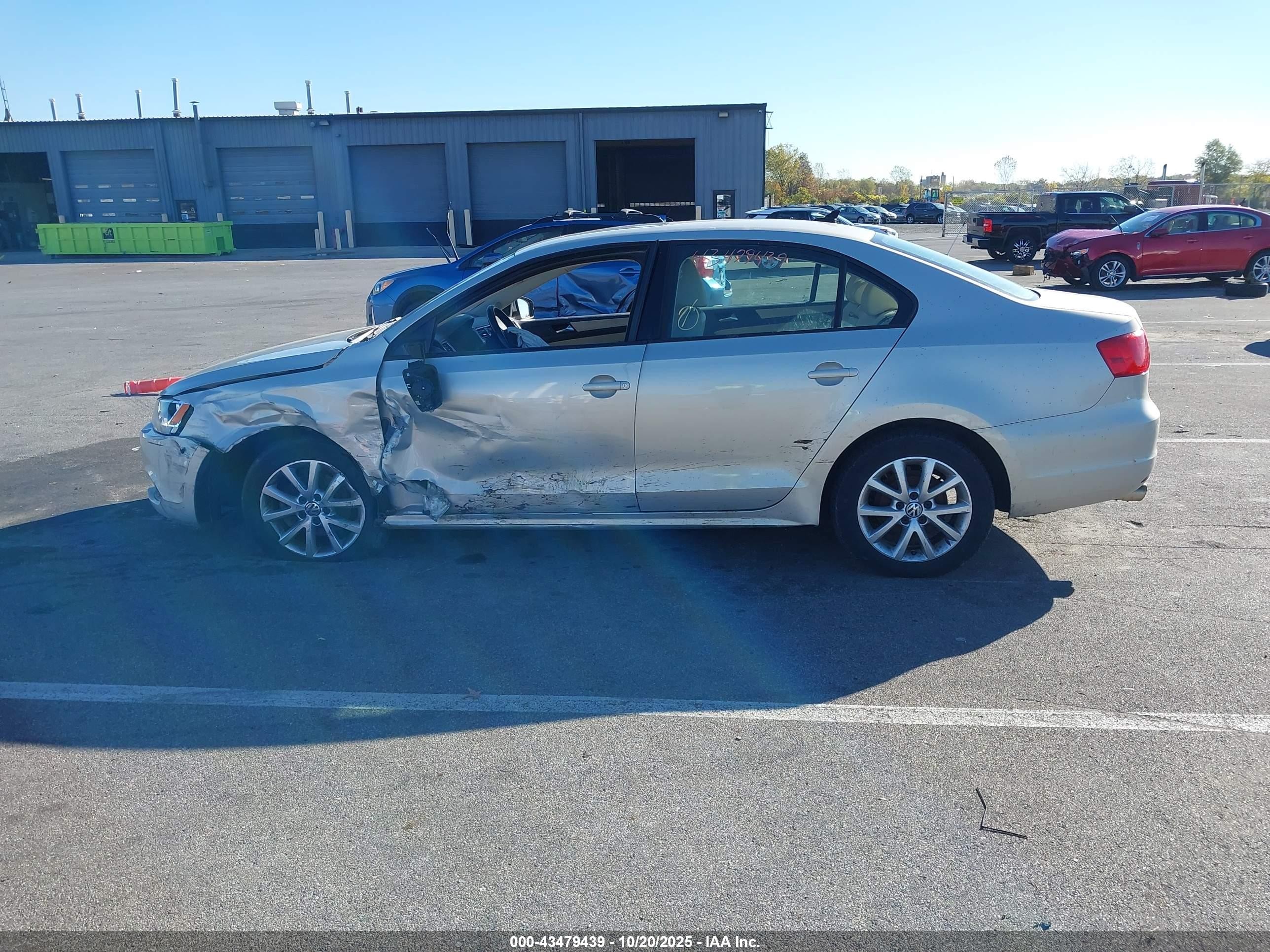 2011 Volkswagen Jetta 2.5l Se White vin: 3VWDX7AJ9BM371555