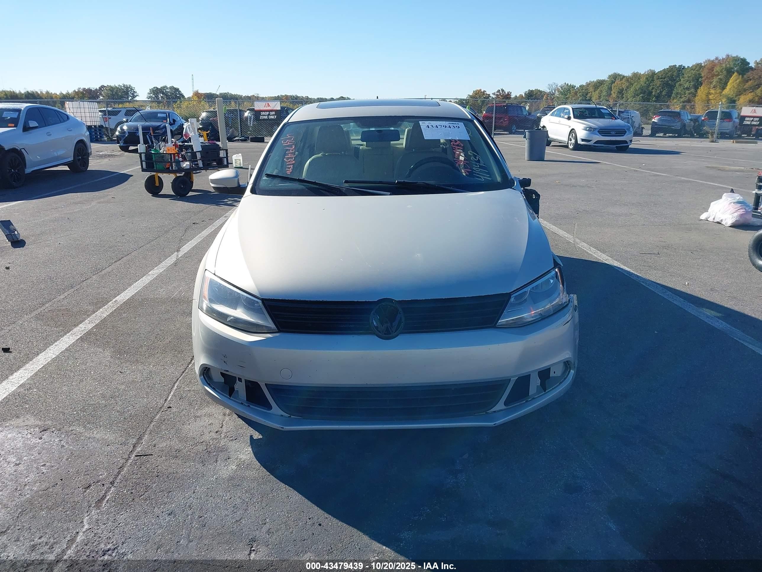 2011 Volkswagen Jetta 2.5l Se White vin: 3VWDX7AJ9BM371555